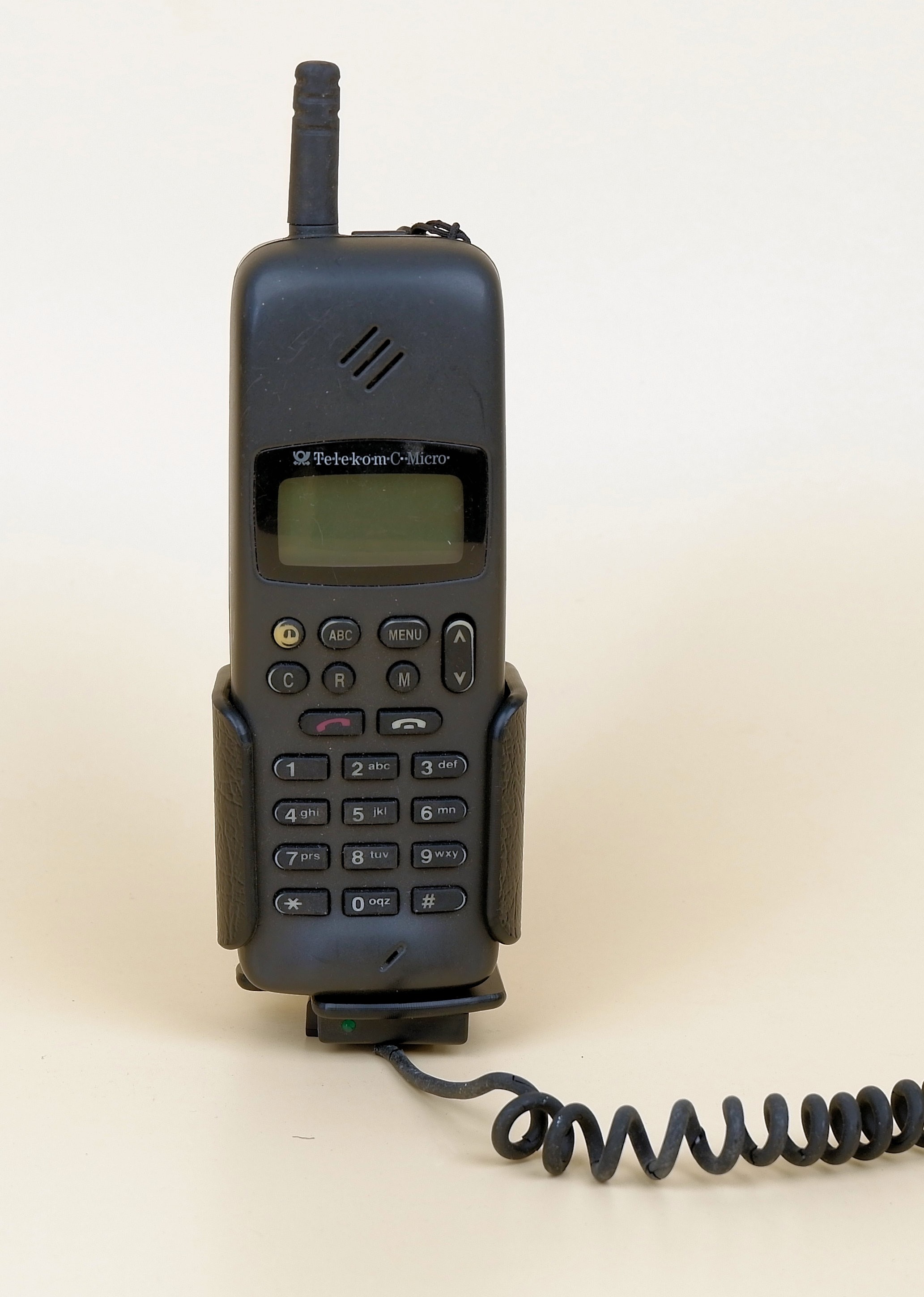 C-Netz Mobiltelefon  "Telekom C Micro"   (Nokia Typ NHG-1 XT) (Volkskunde- und Freilichtmuseum Roscheider Hof CC0)