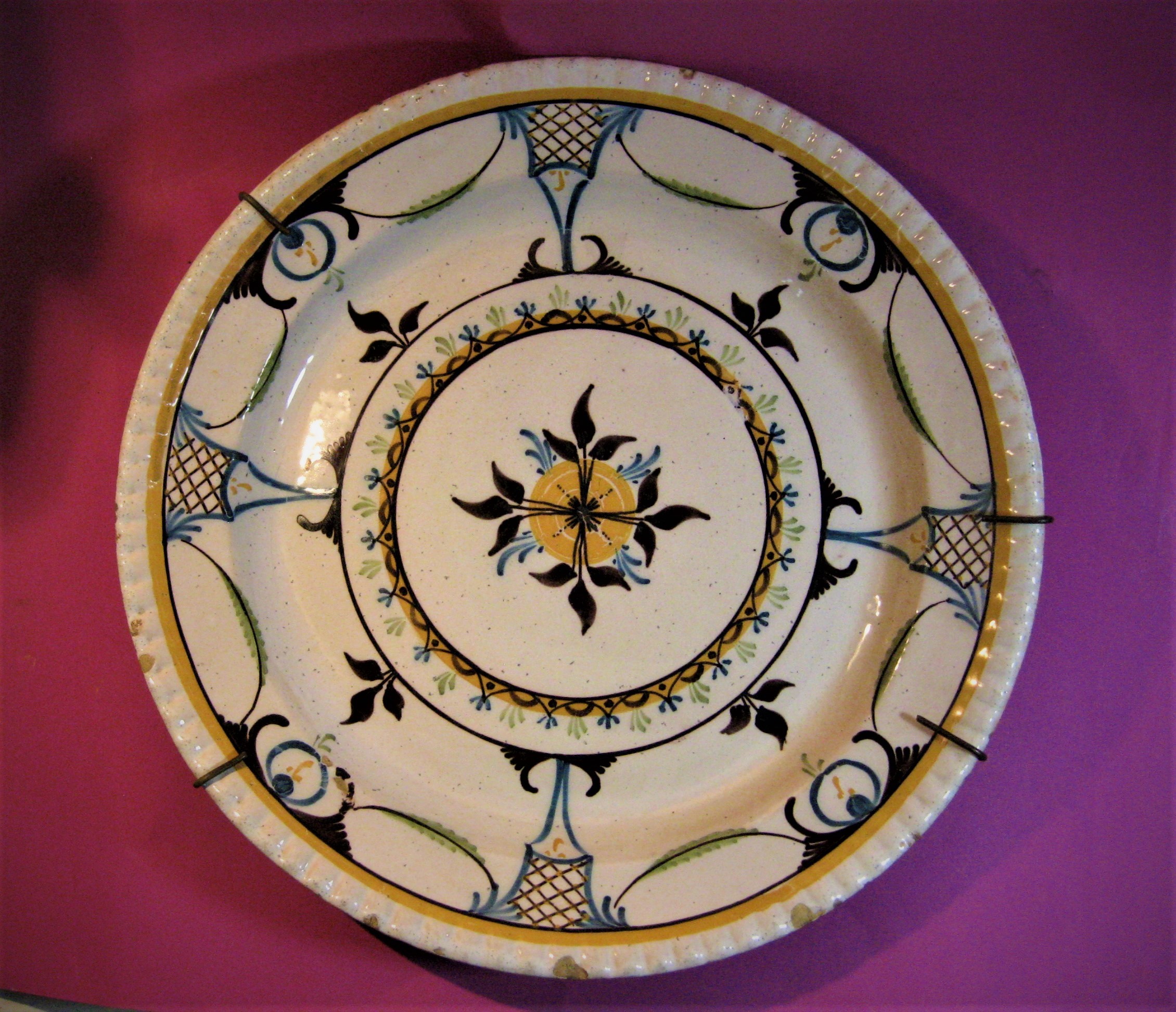 Französische Keramik (Heimatmuseum Schloss Sinzig CC BY-NC-SA)