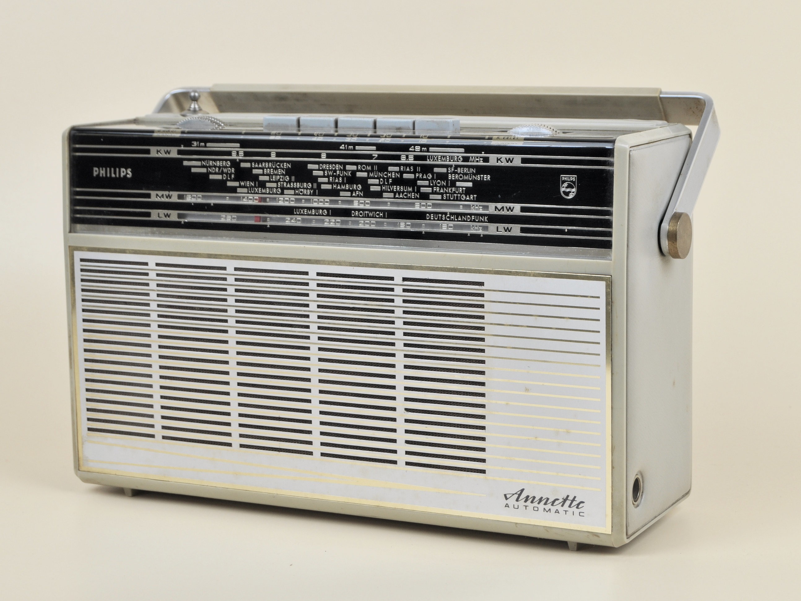 Kofferradio Philips	Annette Automatic L5D52T (Volkskunde- und Freilichtmuseum Roscheider Hof CC0)