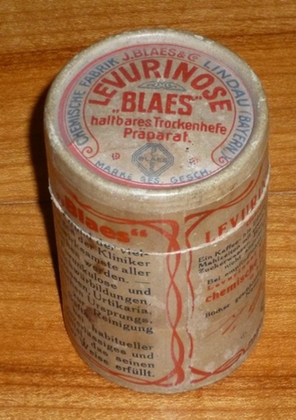 Arzneimittel Dose Levurinose "Blaes" (Kulturverein Guntersblum CC BY-NC-SA)