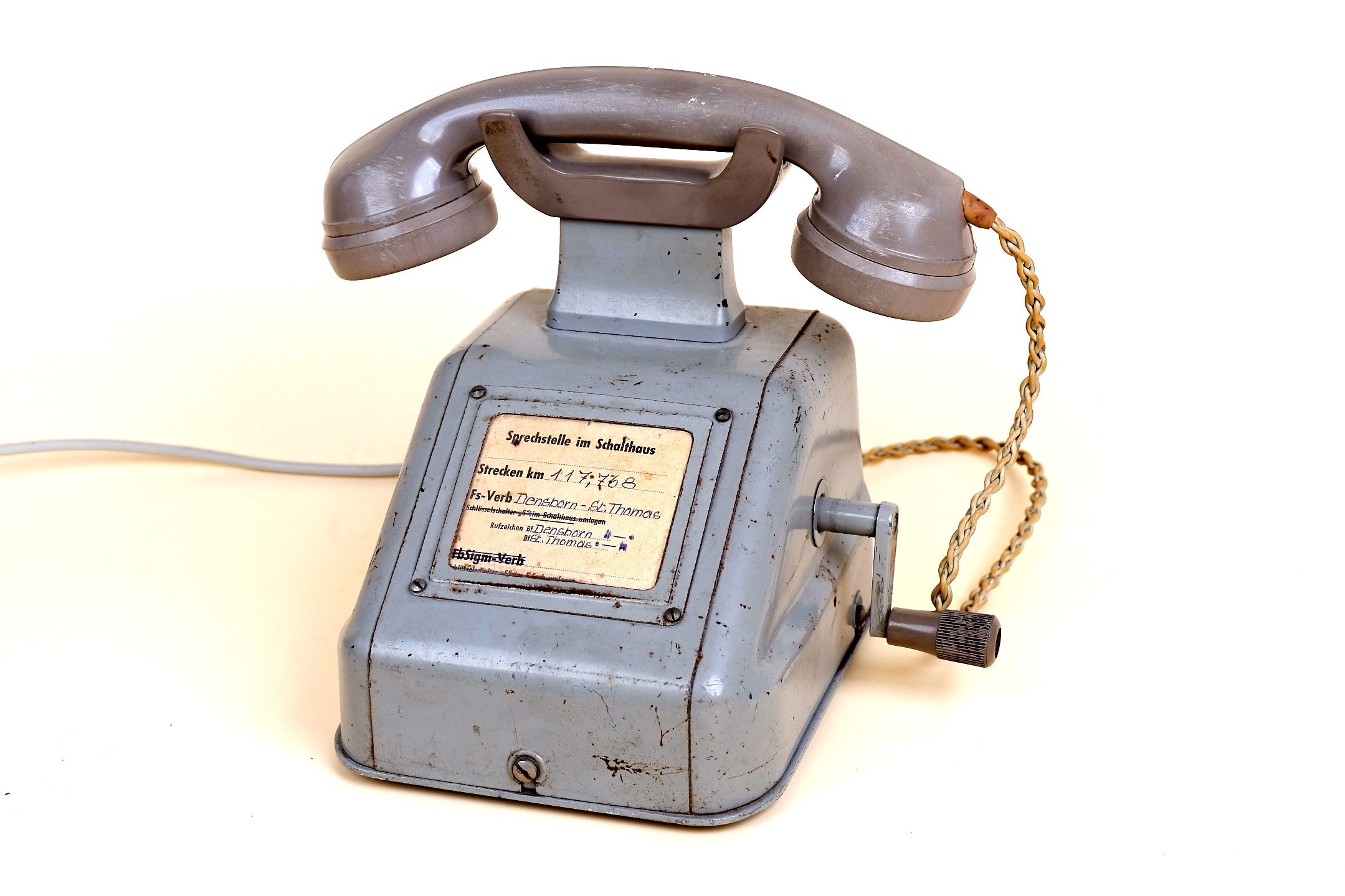 Fernsprecher OB 33 -  Streckentelefon der DR/DB (Volkskunde- und Freilichtmuseum Roscheider Hof CC0)