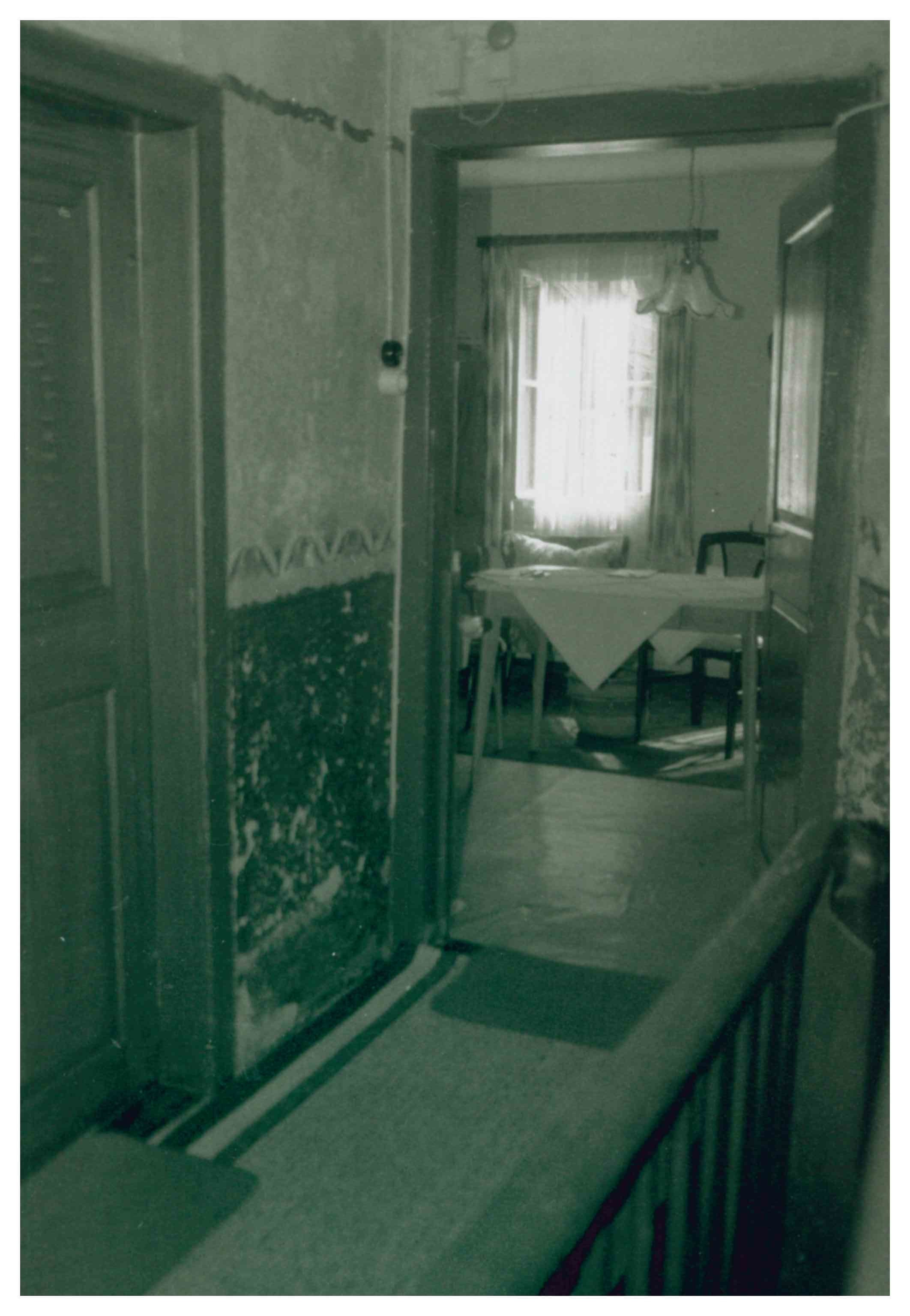 Innenraum, Wohnhaus der Familie Frickel, Alt-Sayn, 1989 (REM CC BY-NC-SA)