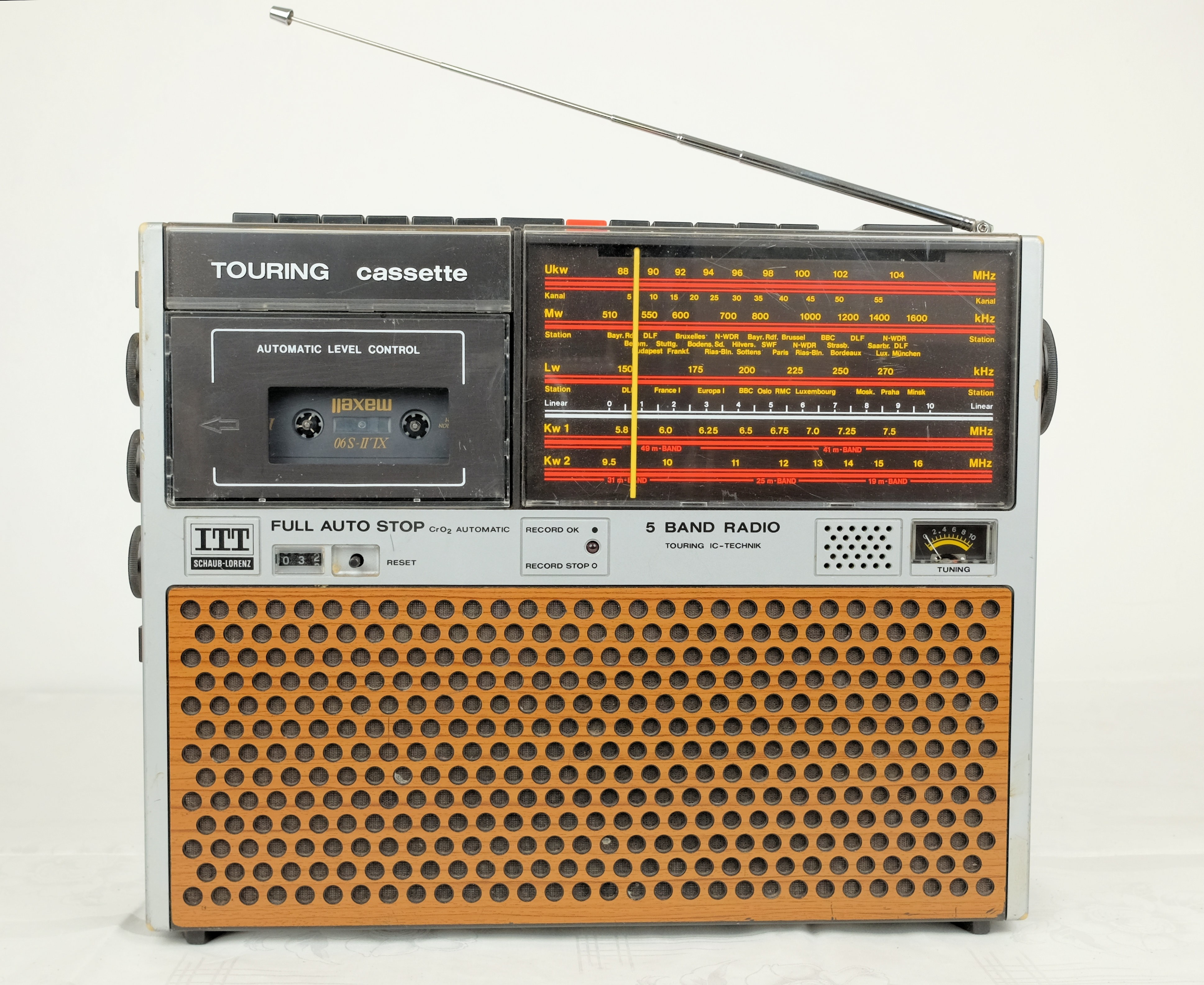 Kasettenrecorder/Radio	TTT Schaub Lorenz	Turing Casette 108A (Volkskunde- und Freilichtmuseum Roscheider Hof CC0)