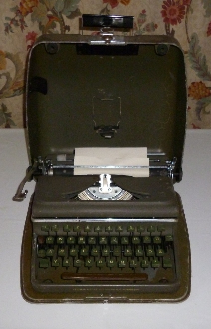 Triumph Schreibmaschine (Kulturverein Guntersblum CC BY-NC-SA)
