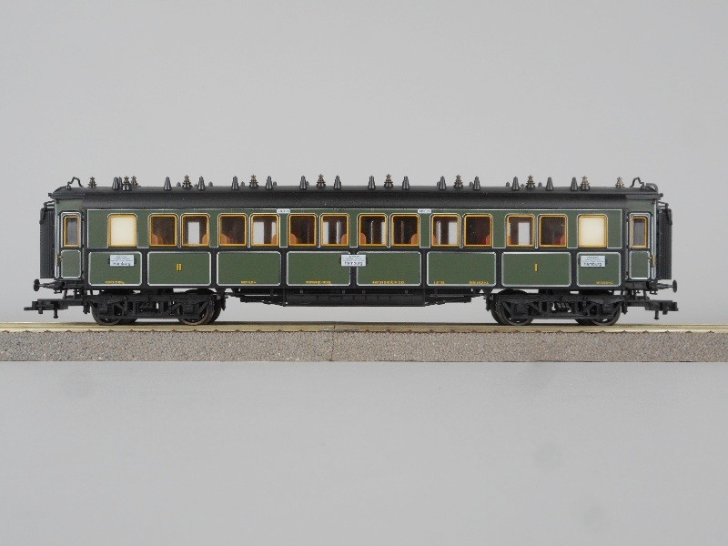 Trix 23762 Schnellzugwagen 1./2. Kl. (Volkskunde- und Freilichtmuseum Roscheider Hof CC0)