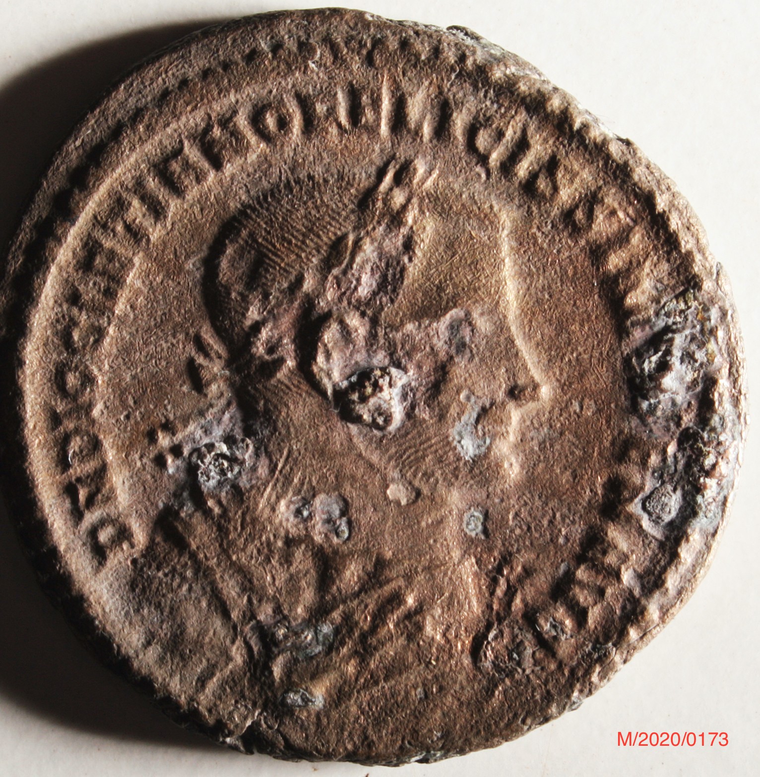 Römische Münze, Nominal Follis, Prägeherr unbekannter Prägeherr, Prägeort Trier , Original (Museumsgesellschaft Bad Dürkheim e.V. CC BY-NC-SA)