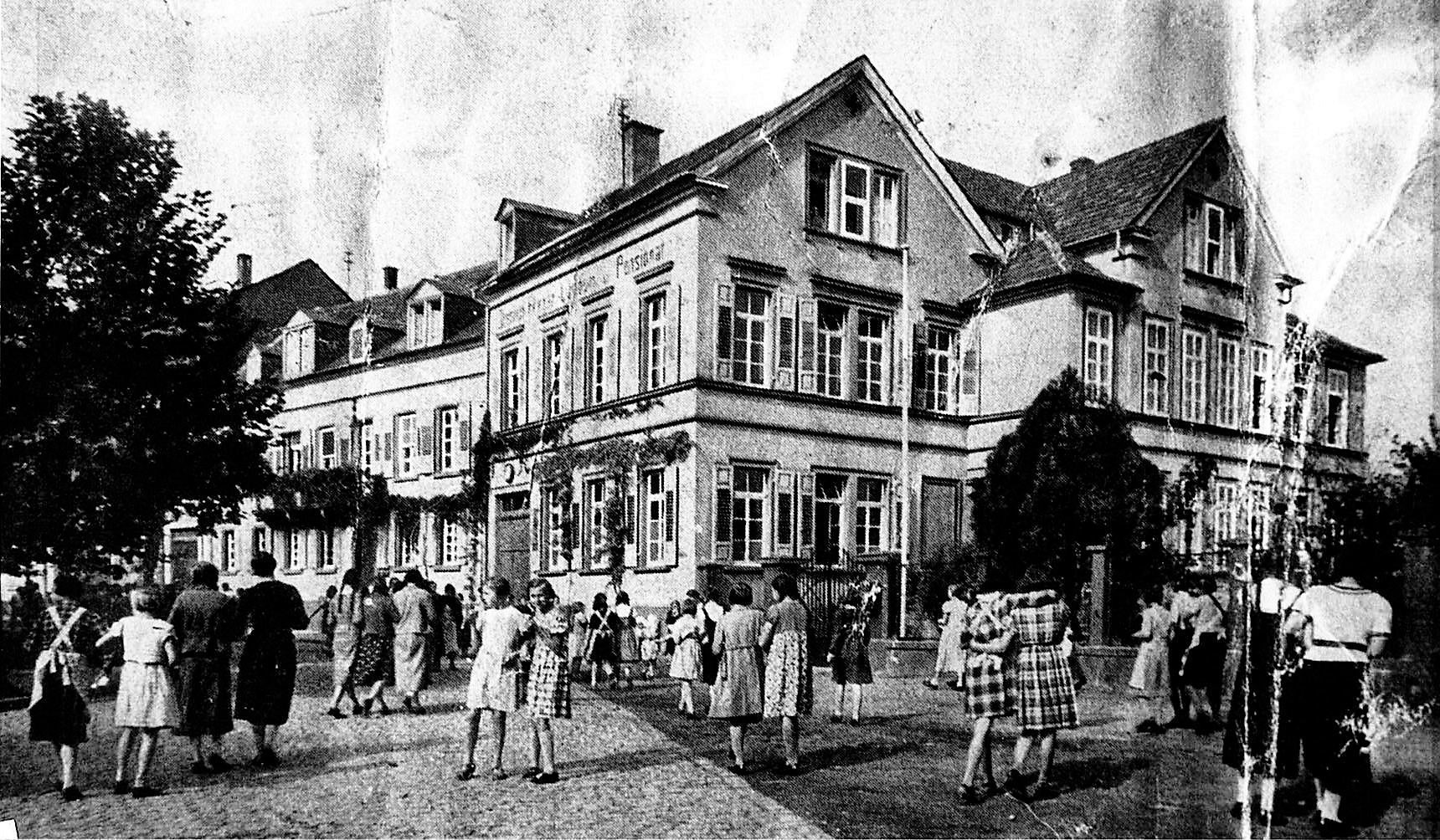 Foto-Sammlung Adolf Krapp, Ordner 10: Lyzeum Heeger , 1936 (Museumsgesellschaft Bad Dürkheim e.V. CC BY-NC-SA)