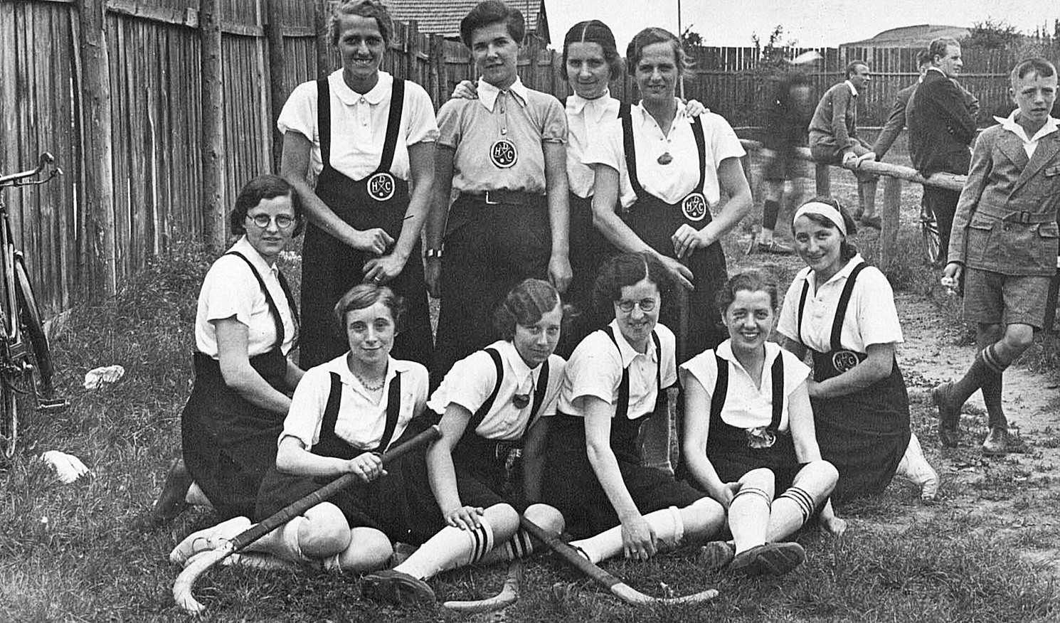 Foto-Sammlung Adolf Krapp, Ordner 11: Hockey-Club, 1930 (Museumsgesellschaft Bad Dürkheim e.V. CC BY-NC-SA)