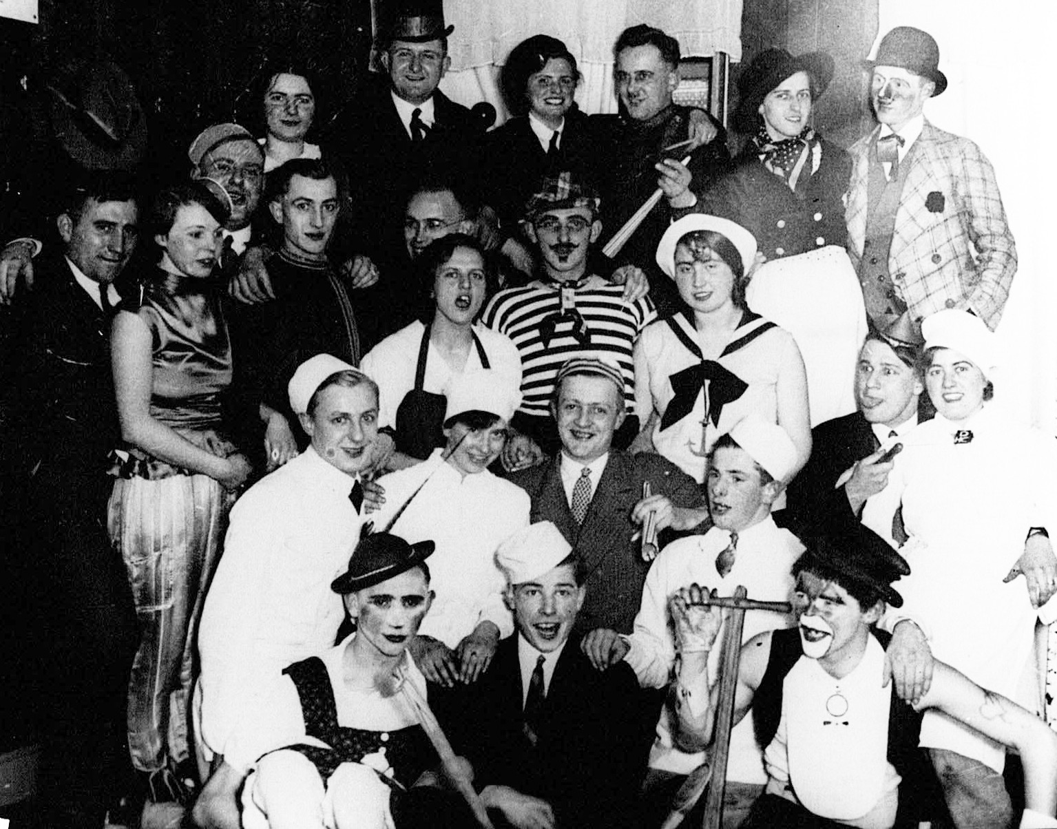 Foto-Sammlung Adolf Krapp, Ordner 11: Hockey-Club, 1932 (Museumsgesellschaft Bad Dürkheim e.V. CC BY-NC-SA)