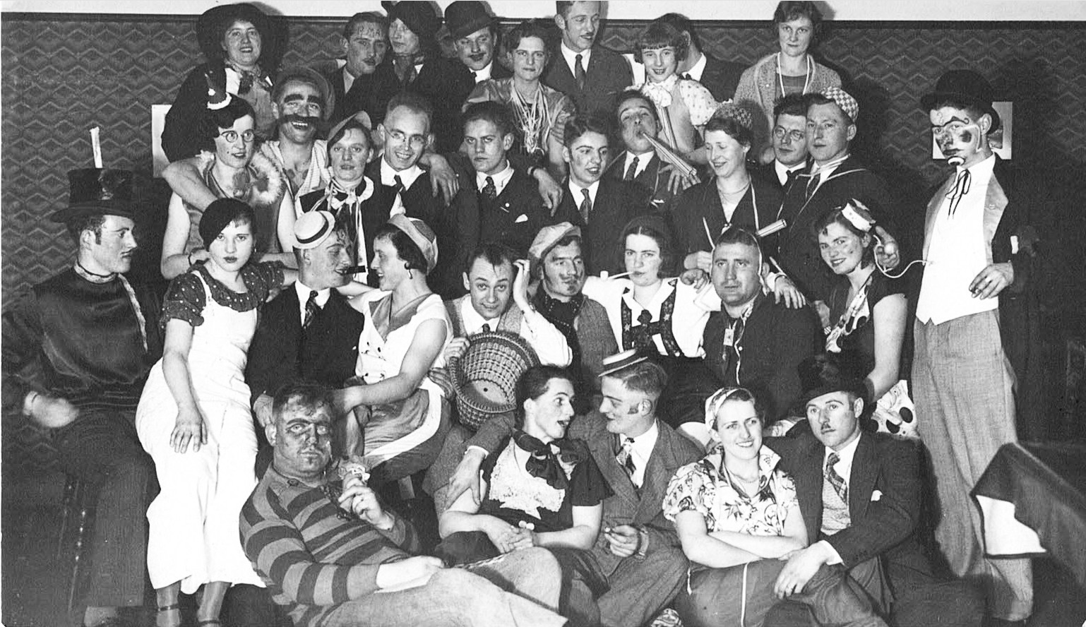 Foto-Sammlung Adolf Krapp, Ordner 11: Hockey-Club, 1933 (Museumsgesellschaft Bad Dürkheim e.V. CC BY-NC-SA)