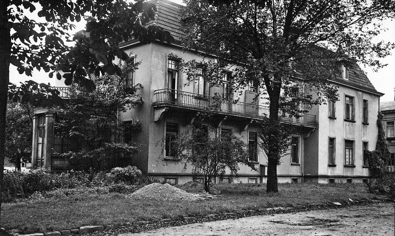 Foto-Sammlung Adolf Krapp, Ordner 14: Kur-Hotel, 1930 (Museumsgesellschaft Bad Dürkheim e.V. CC BY-NC-SA)