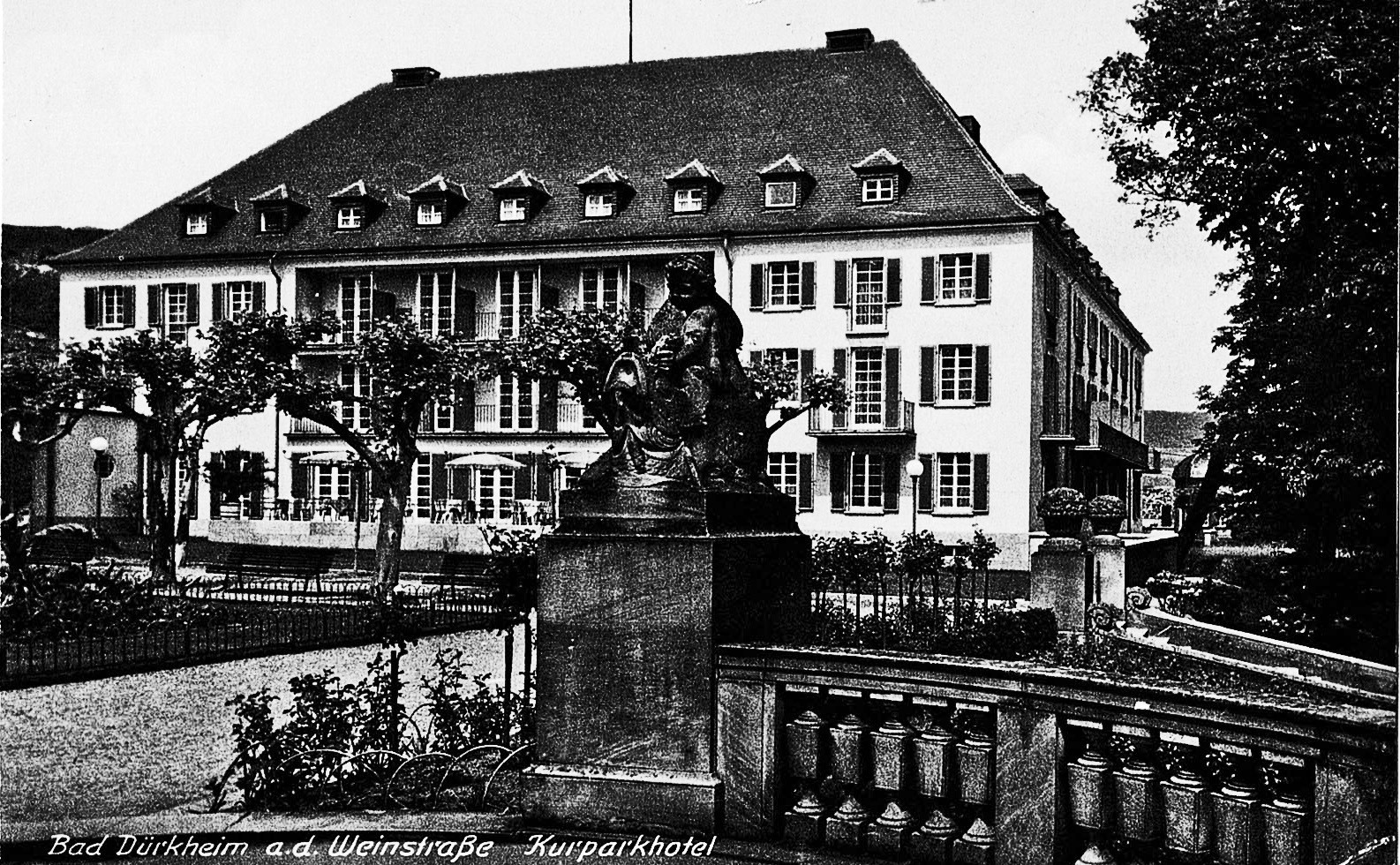 Foto-Sammlung Adolf Krapp, Ordner 14: Kur-Hotel, 1936 (Museumsgesellschaft Bad Dürkheim e.V. CC BY-NC-SA)