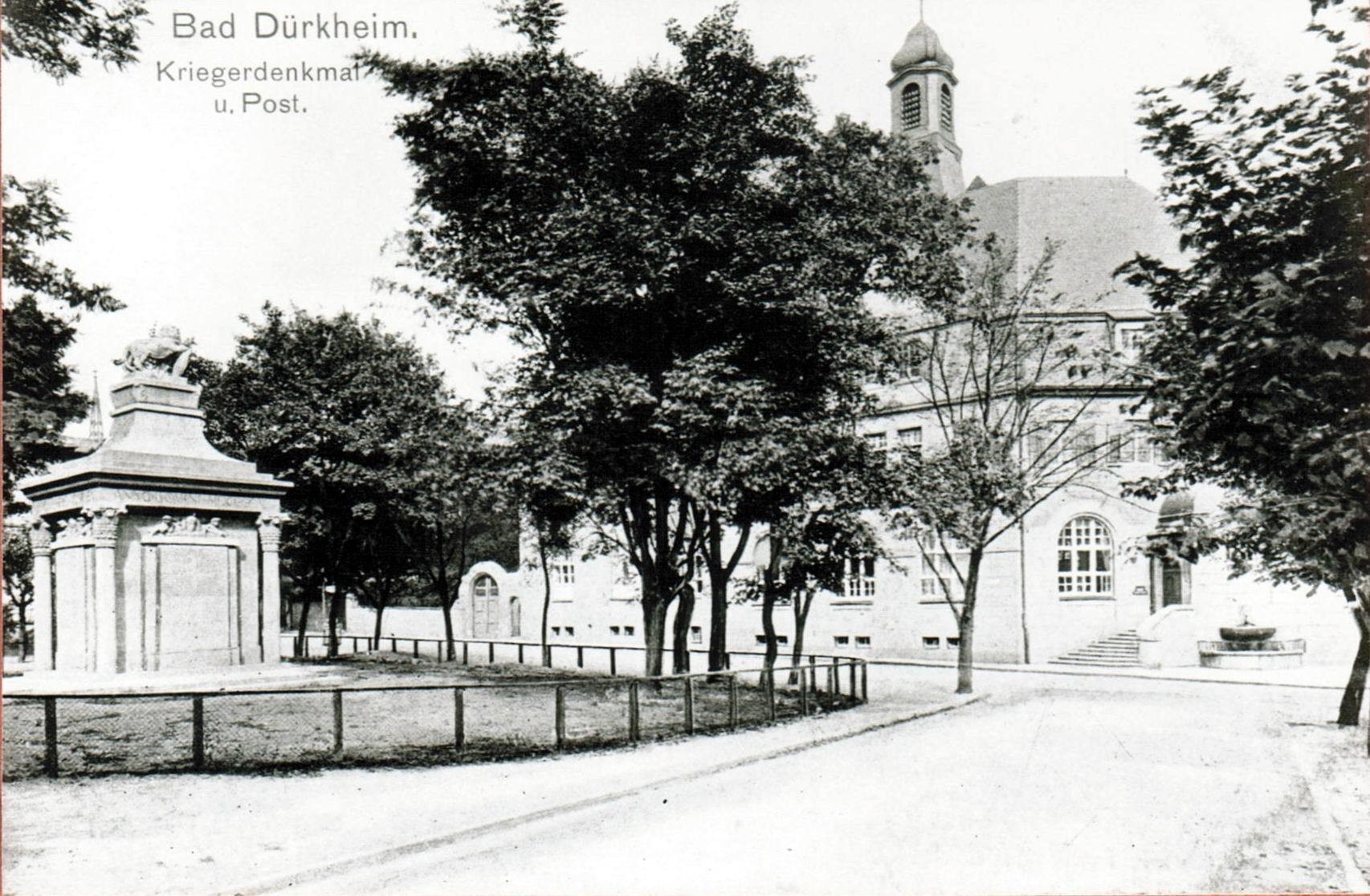Foto-Sammlung Adolf Krapp, Ordner 3: Bahnhofsplatz, 1910 (Museumsgesellschaft Bad Dürkheim e.V. CC BY-NC-SA)