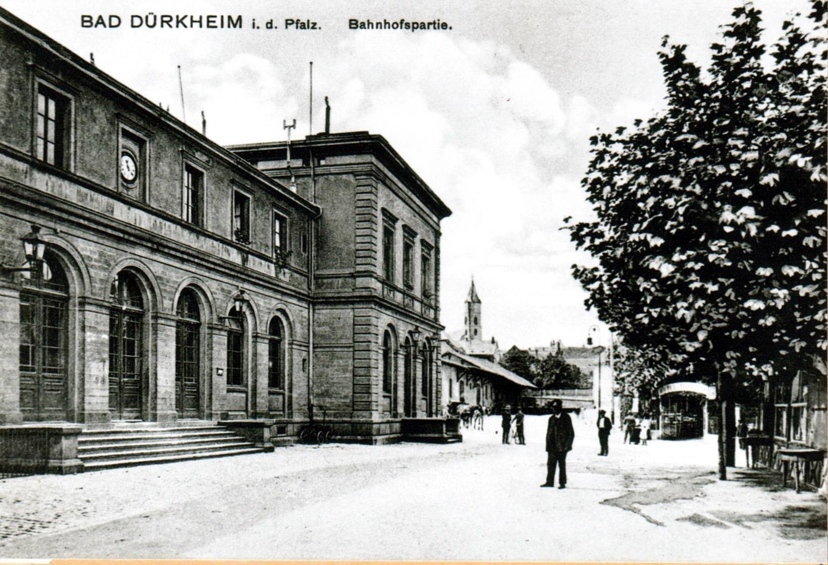 Foto-Sammlung Adolf Krapp, Ordner 3: Bahnhofsplatz, 1912 (Museumsgesellschaft Bad Dürkheim e.V. CC BY-NC-SA)