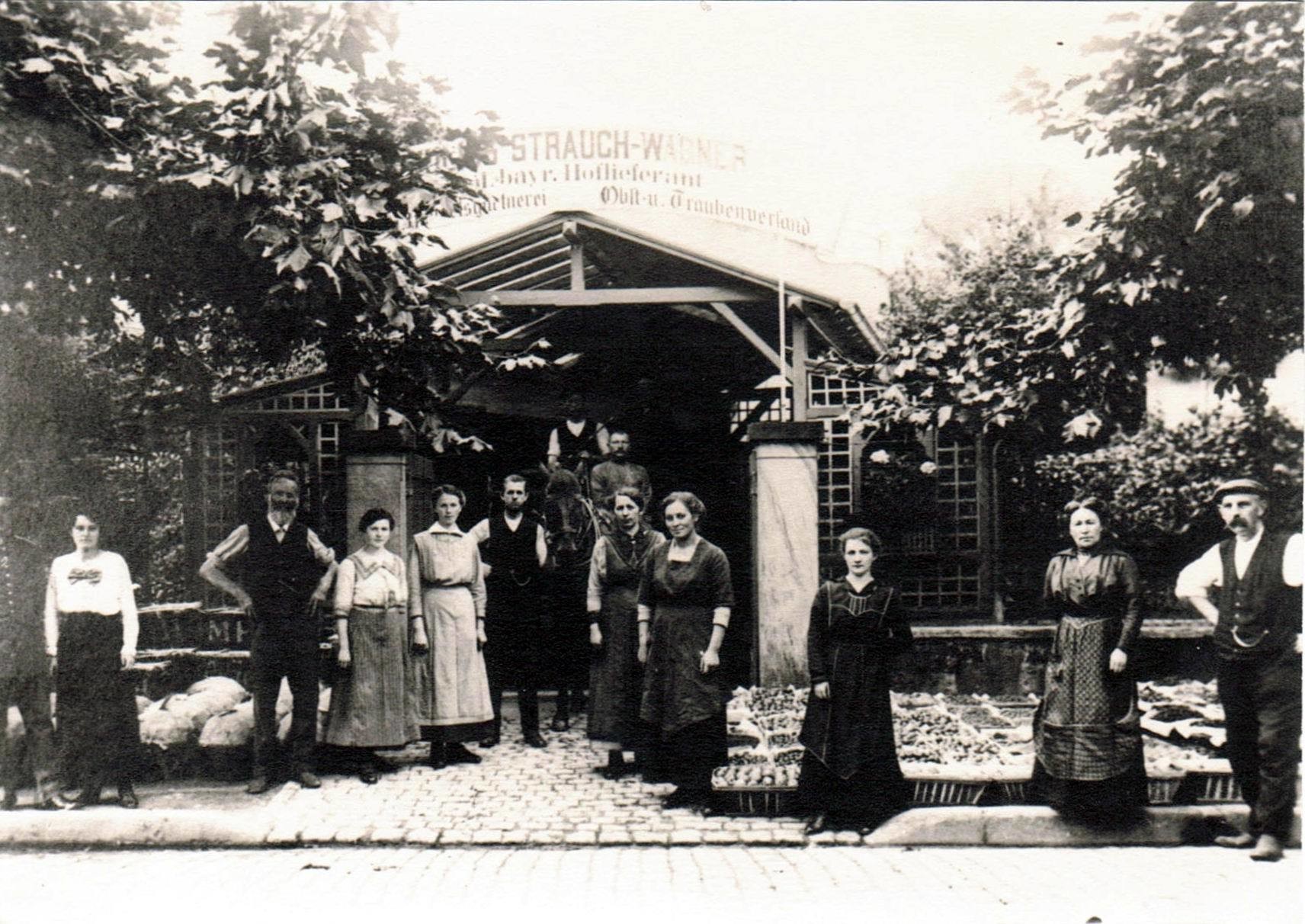 Foto-Sammlung Adolf Krapp, Ordner 4: Kurbrunnenstraße, 1910 (Museumsgesellschaft Bad Dürkheim e.V. CC BY-NC-SA)
