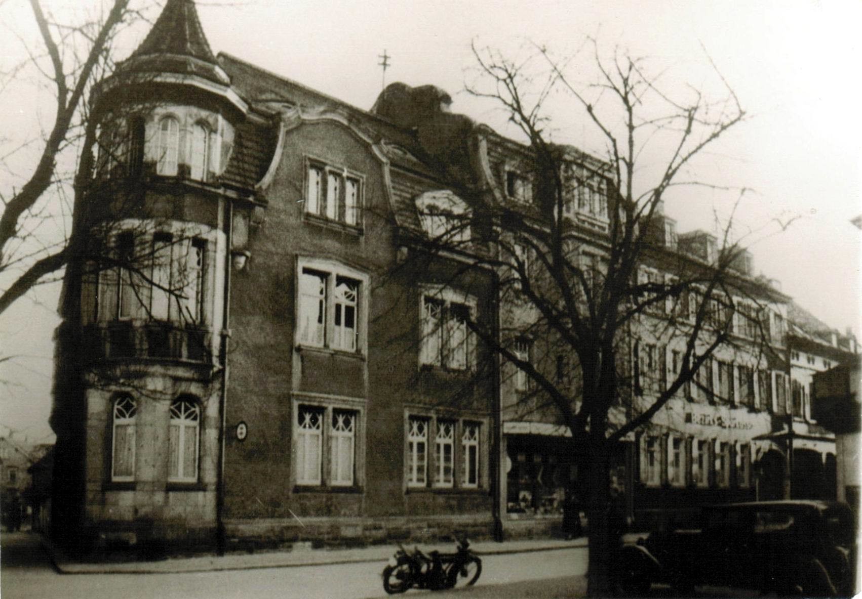 Foto-Sammlung Adolf Krapp, Ordner 4: Kurgartenstraße, 1940 (Museumsgesellschaft Bad Dürkheim e.V. CC BY-NC-SA)