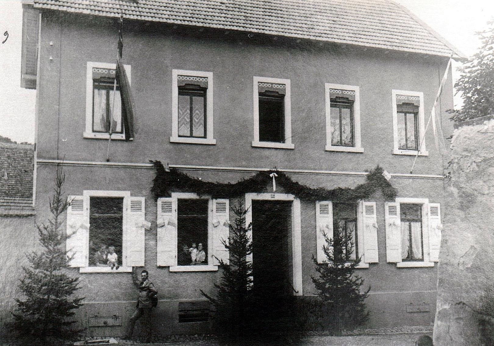 Foto-Sammlung Adolf Krapp, Ordner 4: Maxbrunnenstraße, 1927 (Museumsgesellschaft Bad Dürkheim e.V. CC BY-NC-SA)