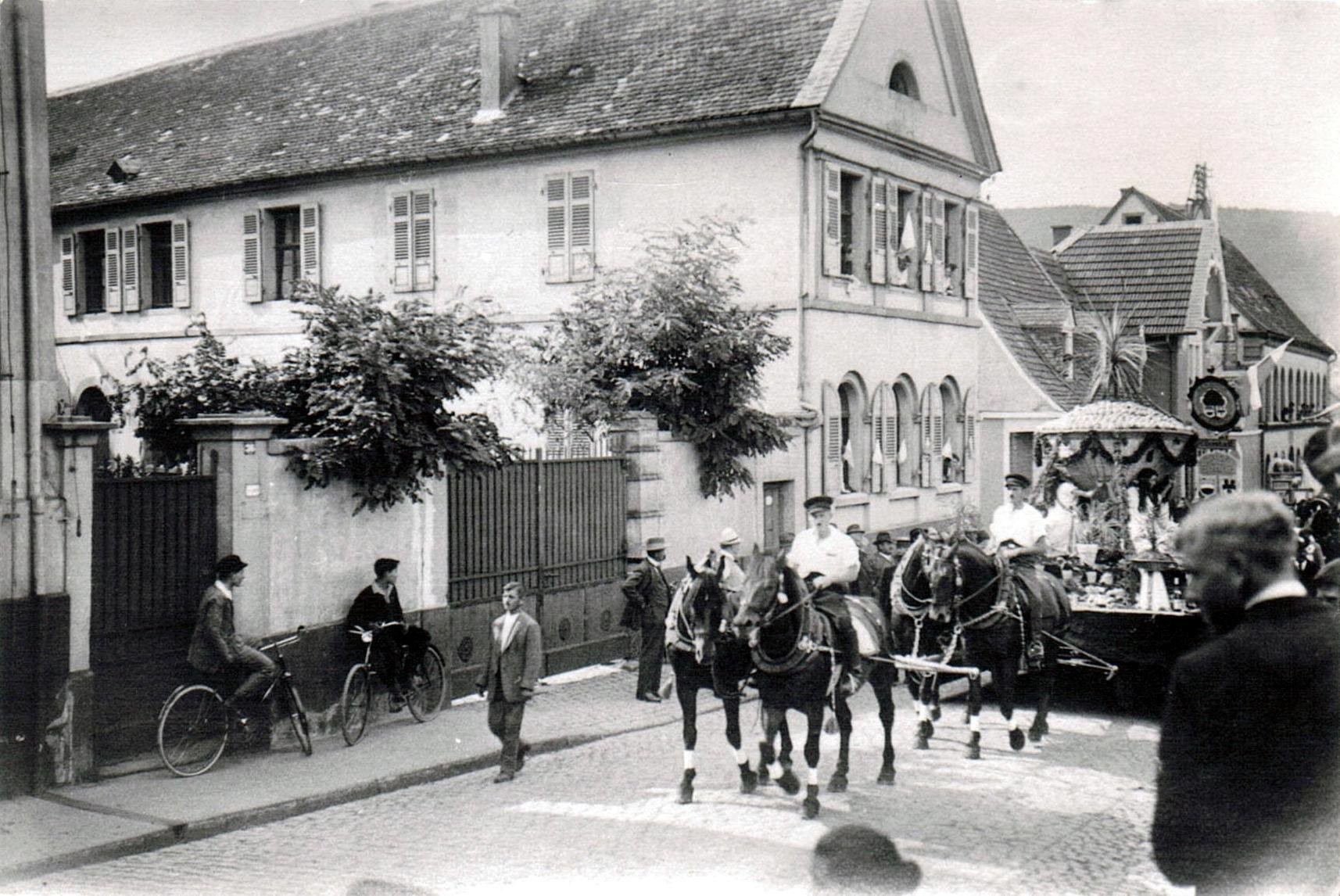 Foto-Sammlung Adolf Krapp, Ordner 5: Wachenheimer Straße (heute Weinstr. Süd), 1927 (Museumsgesellschaft Bad Dürkheim e.V. CC BY-NC-SA)
