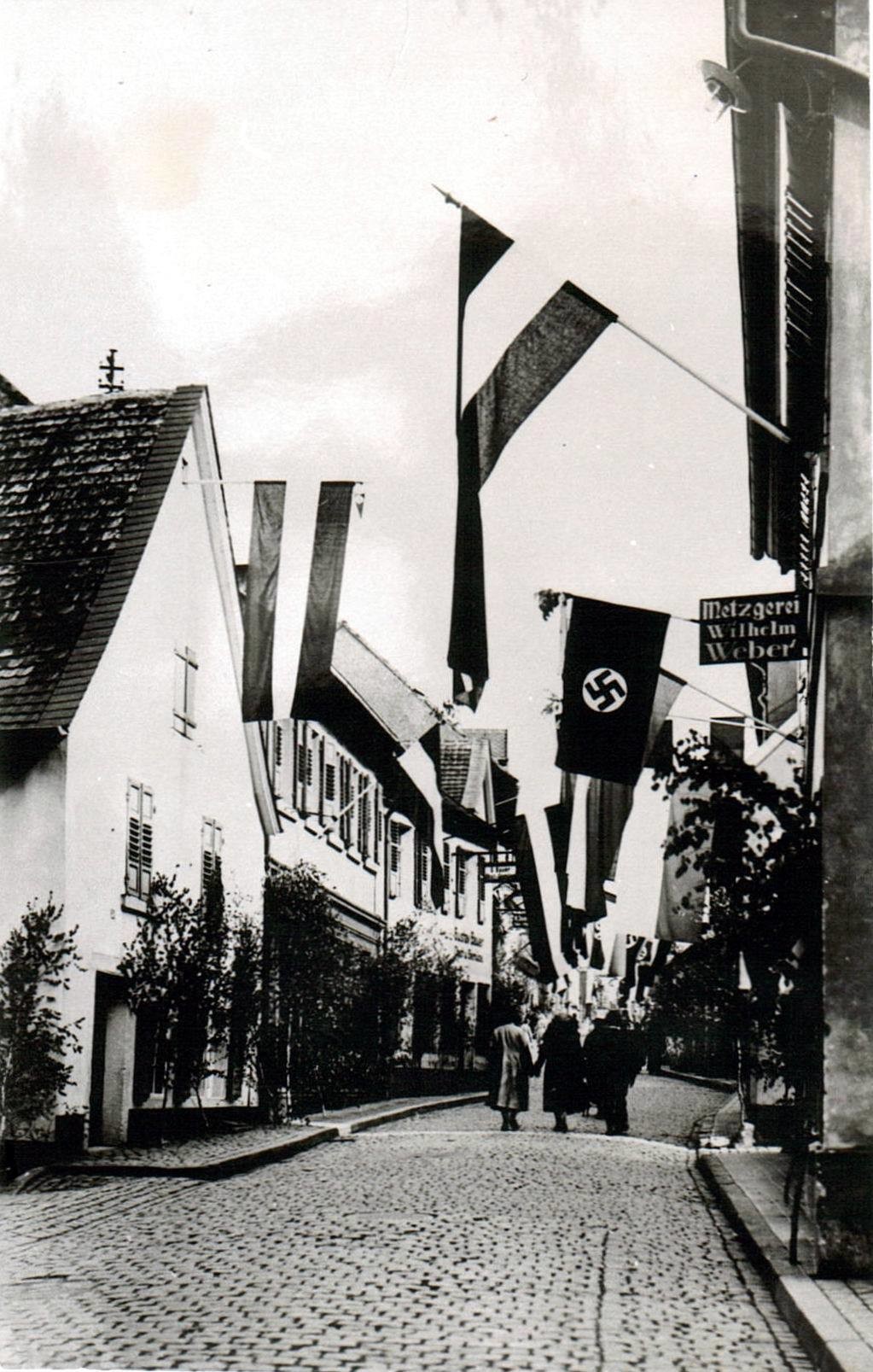 Foto-Sammlung Adolf Krapp, Ordner 5: Wachenheimer Straße (heute Weinstr. Süd), 1933 (Museumsgesellschaft Bad Dürkheim e.V. CC BY-NC-SA)