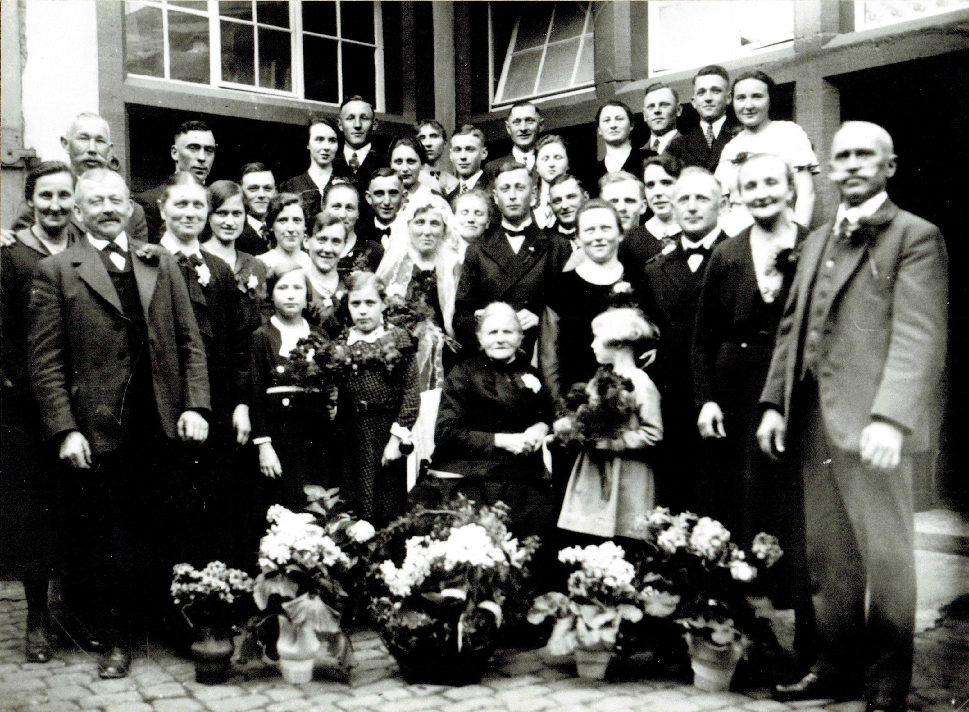 Foto-Sammlung Adolf Krapp, Ordner 8: Hochzeit, 1. Hälfte 20. Jahrhundert (Museumsgesellschaft Bad Dürkheim e.V. CC BY-NC-SA)