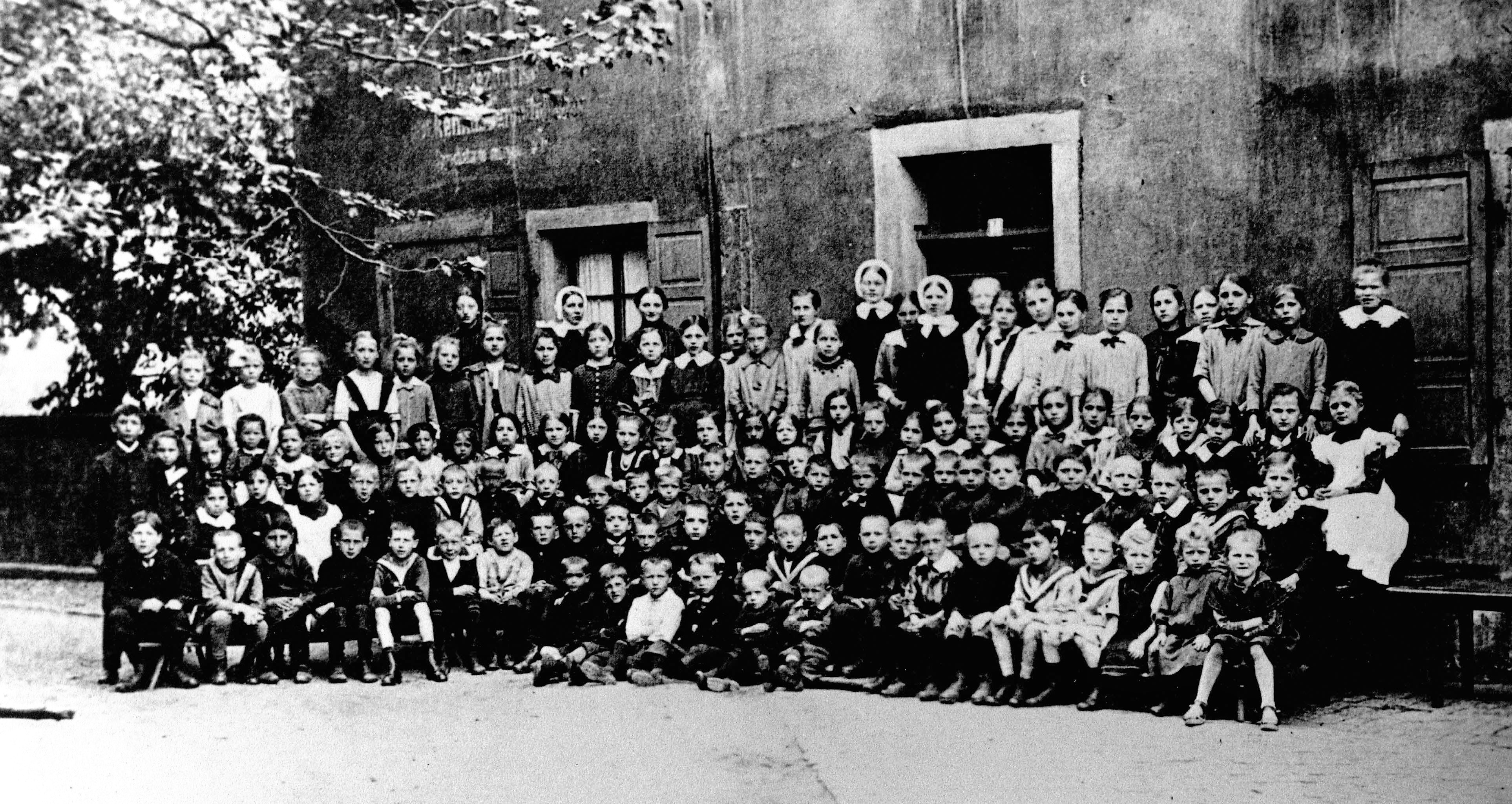 Foto-Sammlung Adolf Krapp, Ordner 9: Kinderschule, 1926 (Museumsgesellschaft Bad Dürkheim e.V. CC BY-NC-SA)