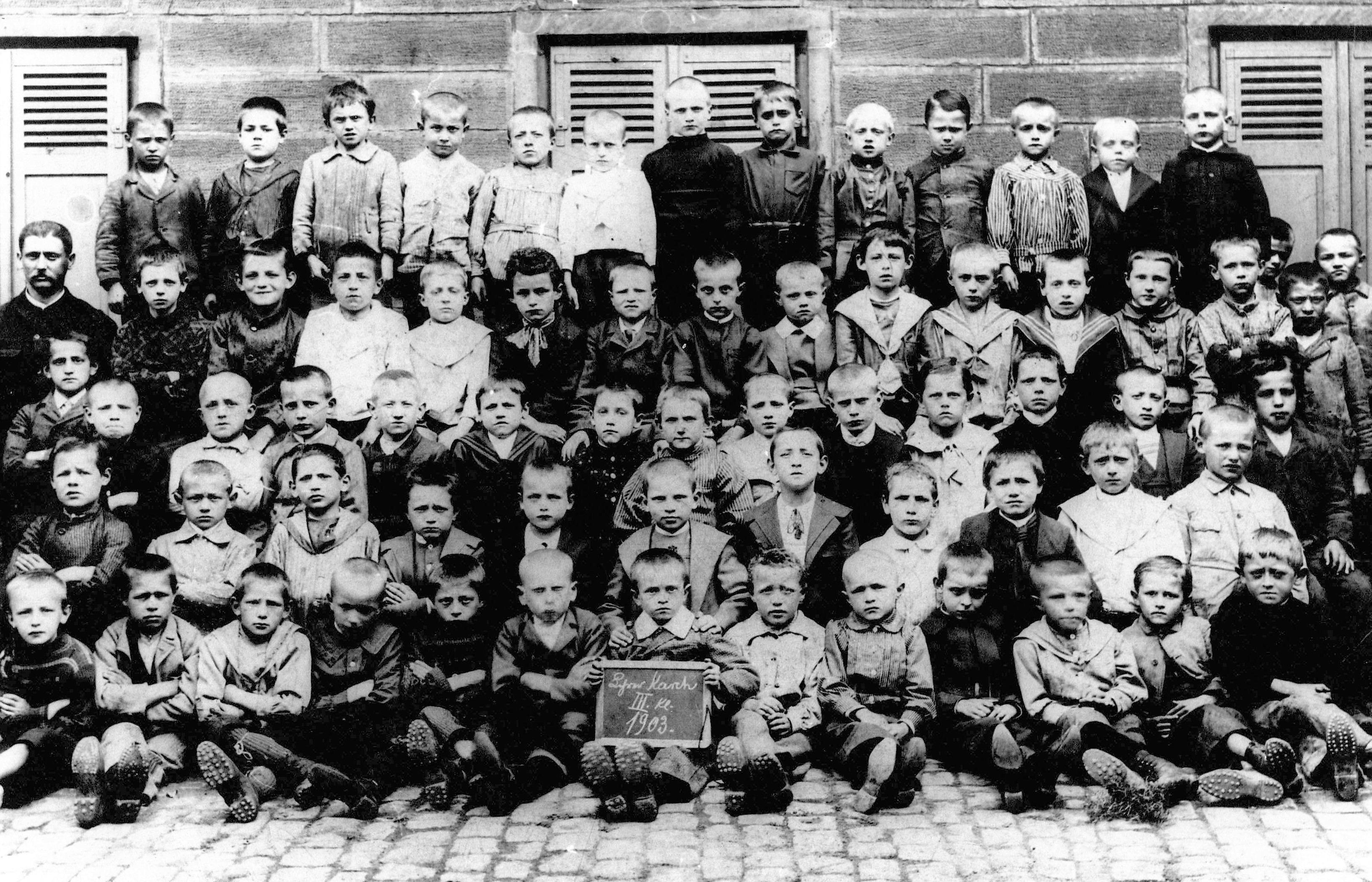 Foto-Sammlung Adolf Krapp, Ordner 9: Volksschule, 1903 (Museumsgesellschaft Bad Dürkheim e.V. CC BY-NC-SA)