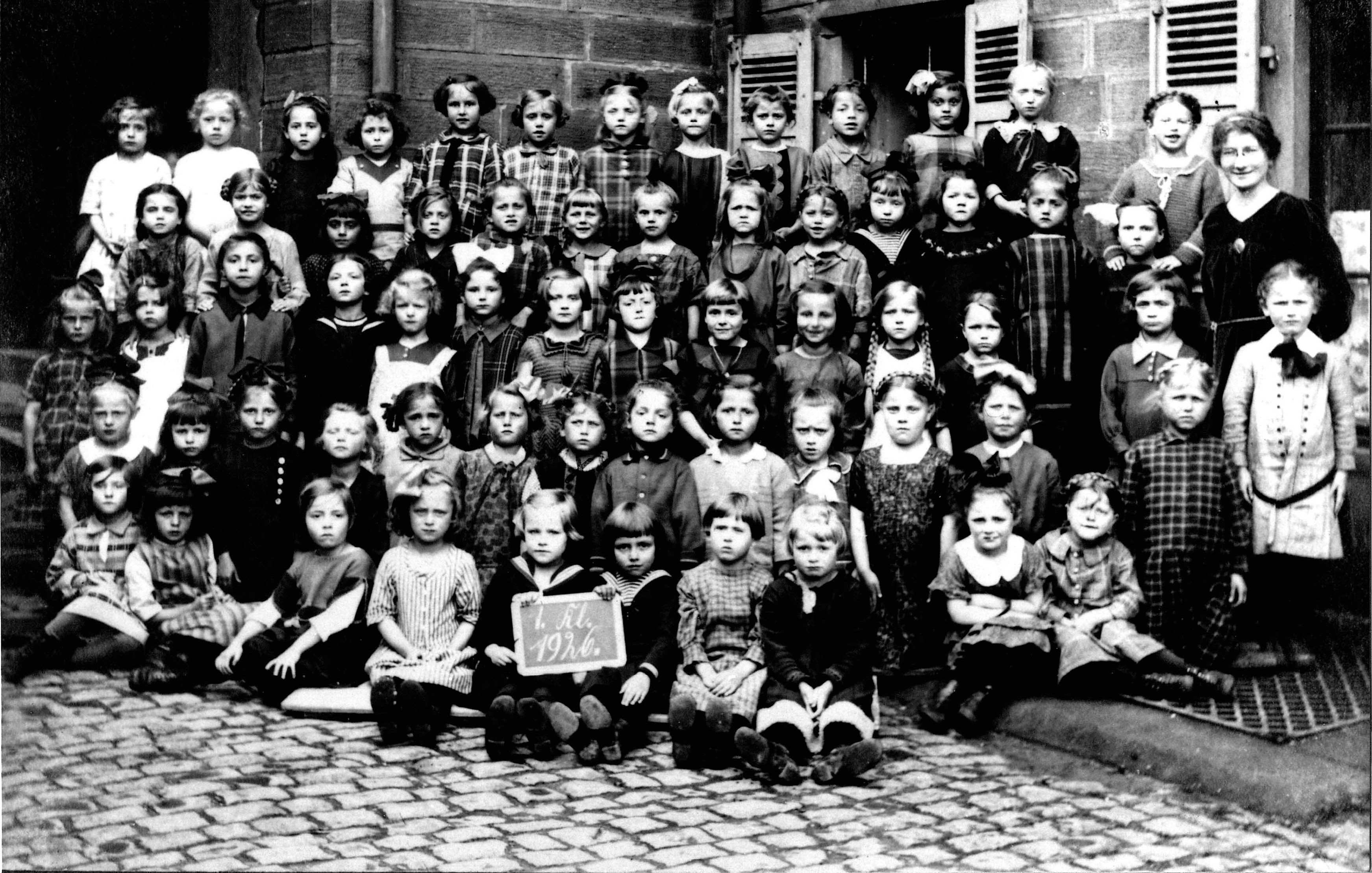 Foto-Sammlung Adolf Krapp, Ordner 9: Volksschule, 1926 (Museumsgesellschaft Bad Dürkheim e.V. CC BY-NC-SA)