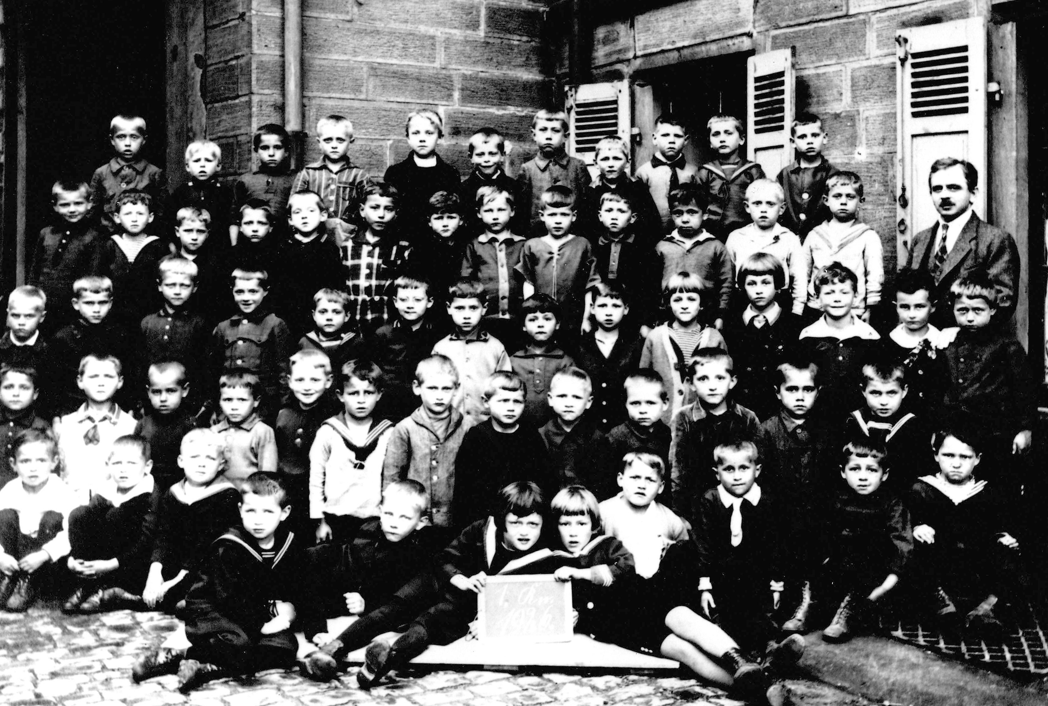 Foto-Sammlung Adolf Krapp, Ordner 9: Volksschule, 1926 (Museumsgesellschaft Bad Dürkheim e.V. CC BY-NC-SA)