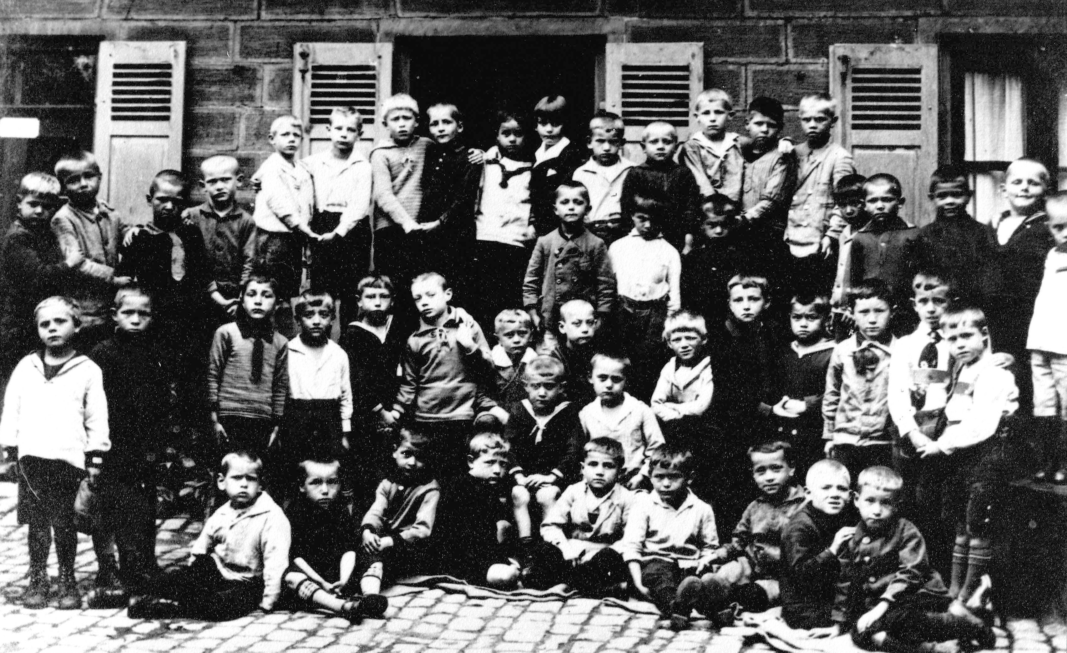 Foto-Sammlung Adolf Krapp, Ordner 9: Volksschule, 1928 (Museumsgesellschaft Bad Dürkheim e.V. CC BY-NC-SA)