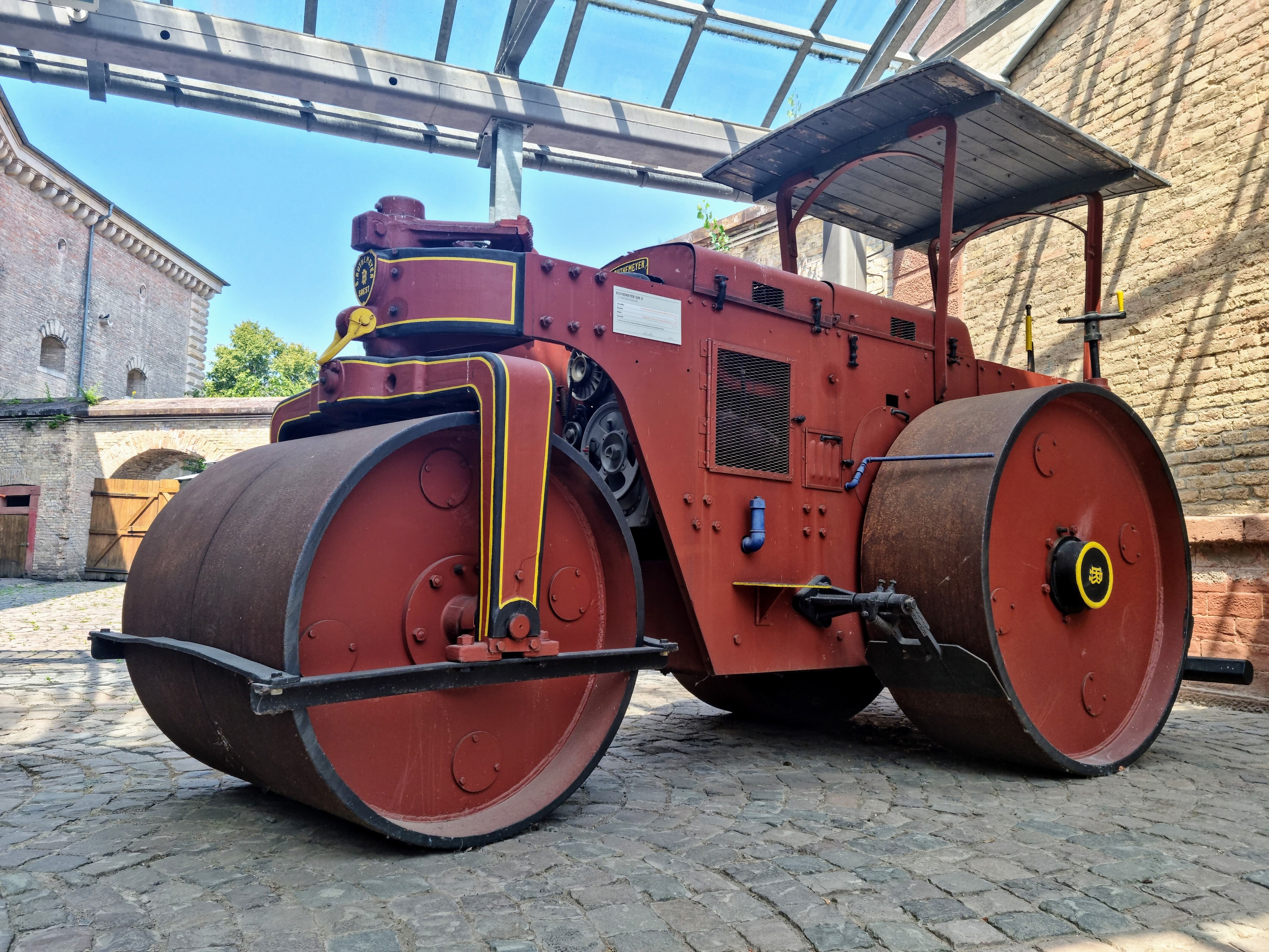 Ruthemeyer-Dreirad-Dieselwalze Typ DM 5 10/12 t (Deutsches Straßenmuseum e.V. CC BY-NC-SA)