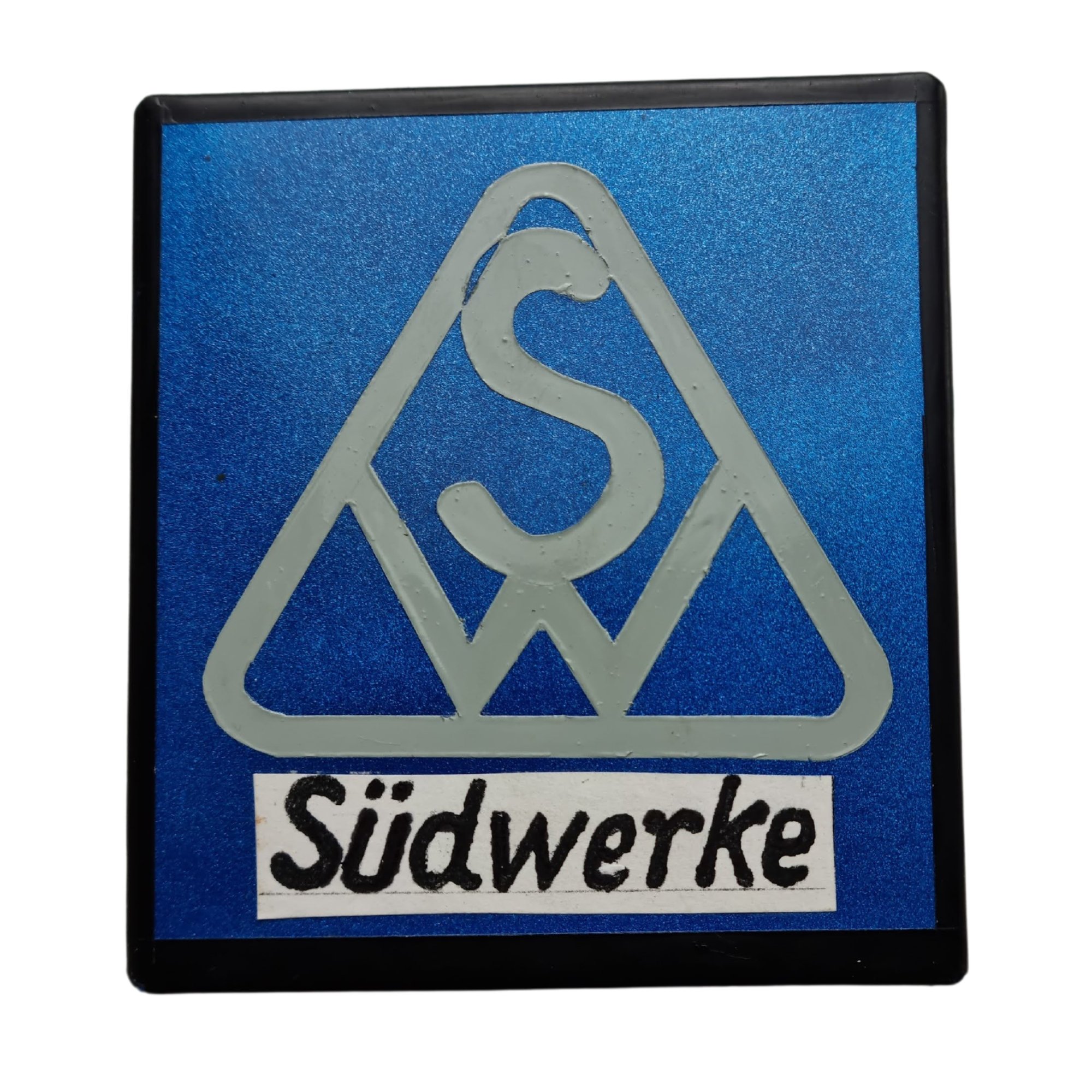 Südwerke-Emblem (Deutsches Straßenmuseum e.V. CC BY-NC-SA)