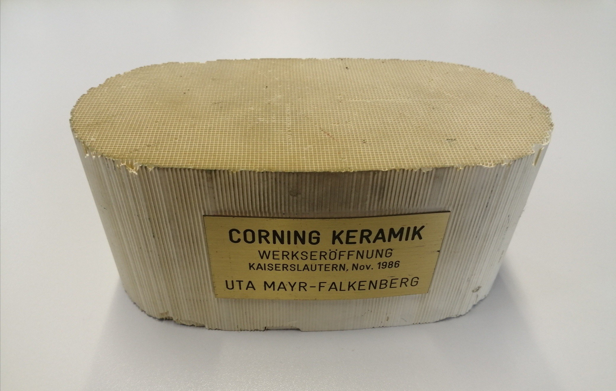 Corning-Keramik: Katalysator, 1986 (Sara Brück, Stadtmuseum Kaiserslautern CC BY-NC-SA)