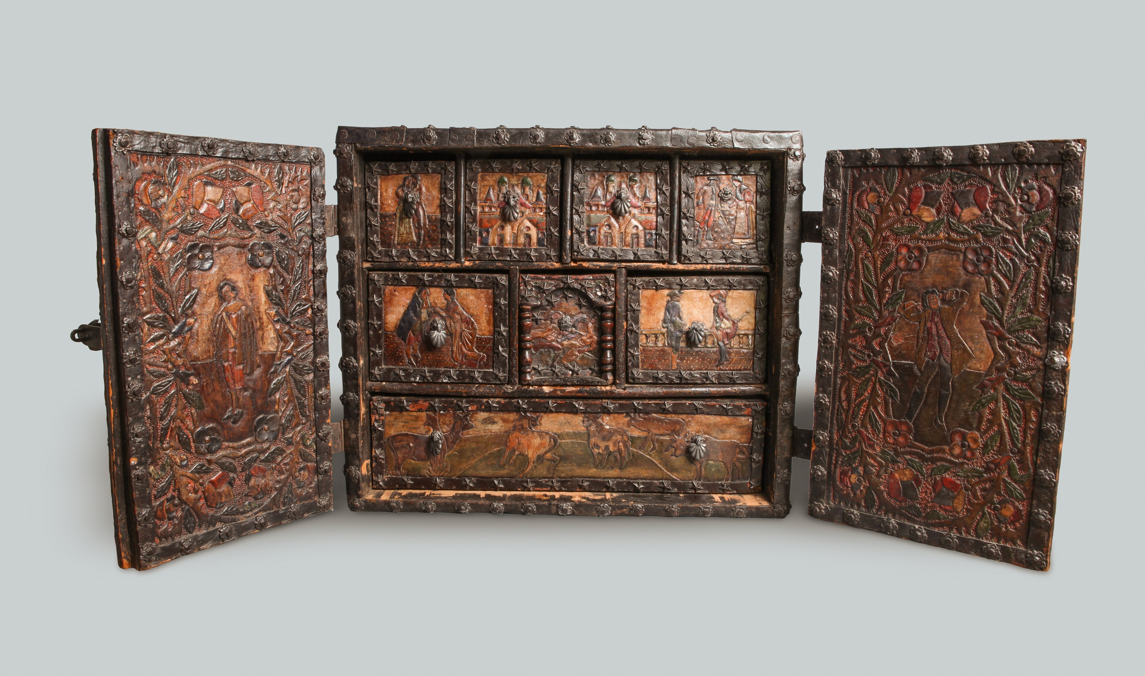 Bargueño mit 7 Schubladen und Seitenklappen (Museum Heylshof CC BY-NC-SA)
