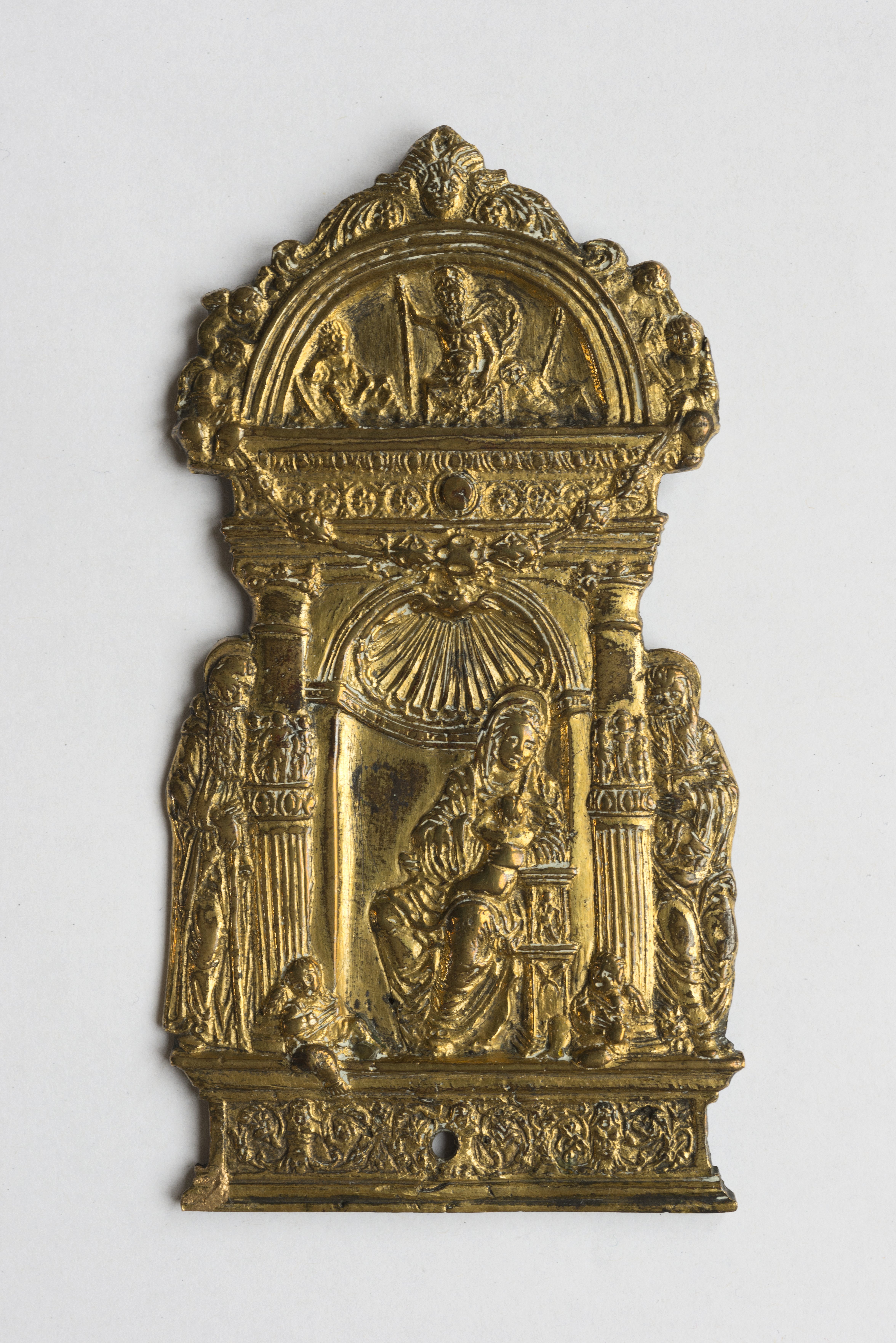 Thronende Madonna in einer Ädikula mit den heiligen Antonius und Hieronymus (Museum Heylshof CC BY-NC-SA)