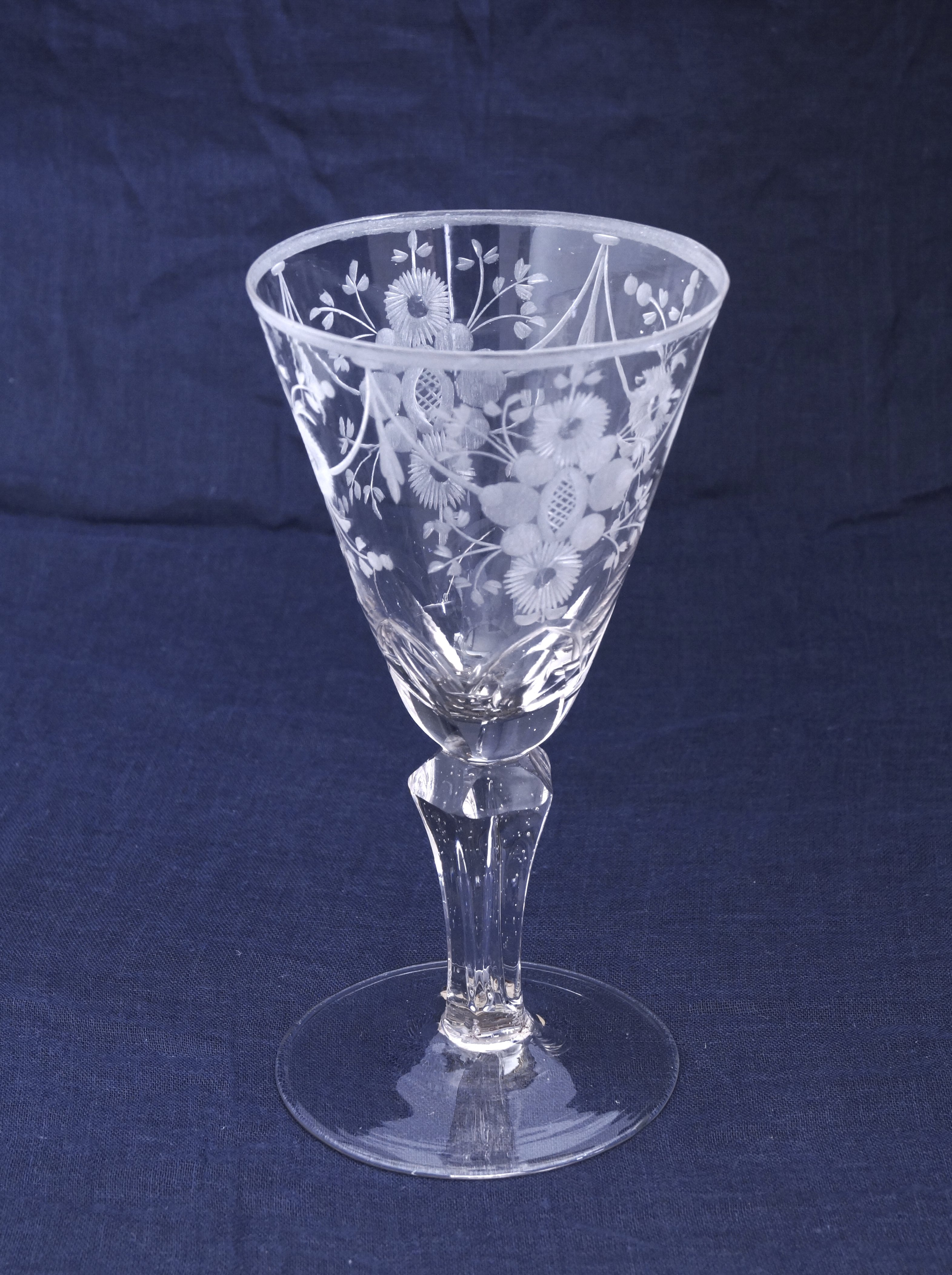 Kelchglas mit Schliff, geschnitten (Museum Heylshof CC BY-NC-SA)