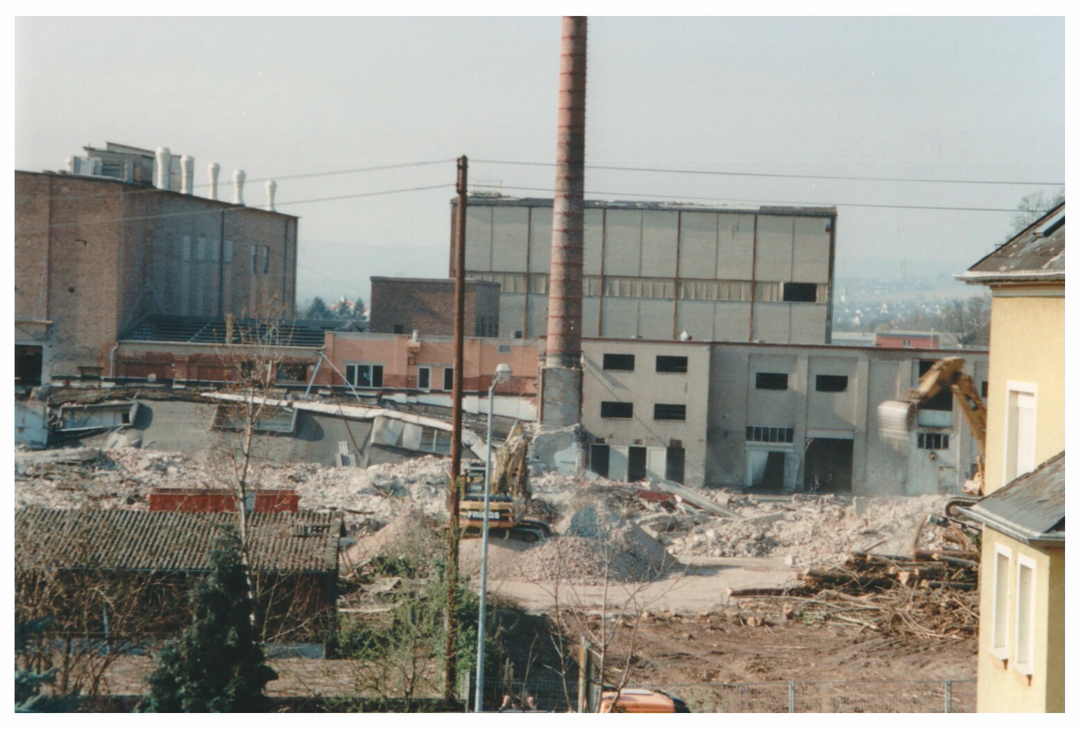 Abriss der Gebäude des Didier-Werksgeländes 1999, Bendorf (Stiftung Sayner Hütte, Rheinisches Eisenkunstguss-Museum CC BY-NC-SA)