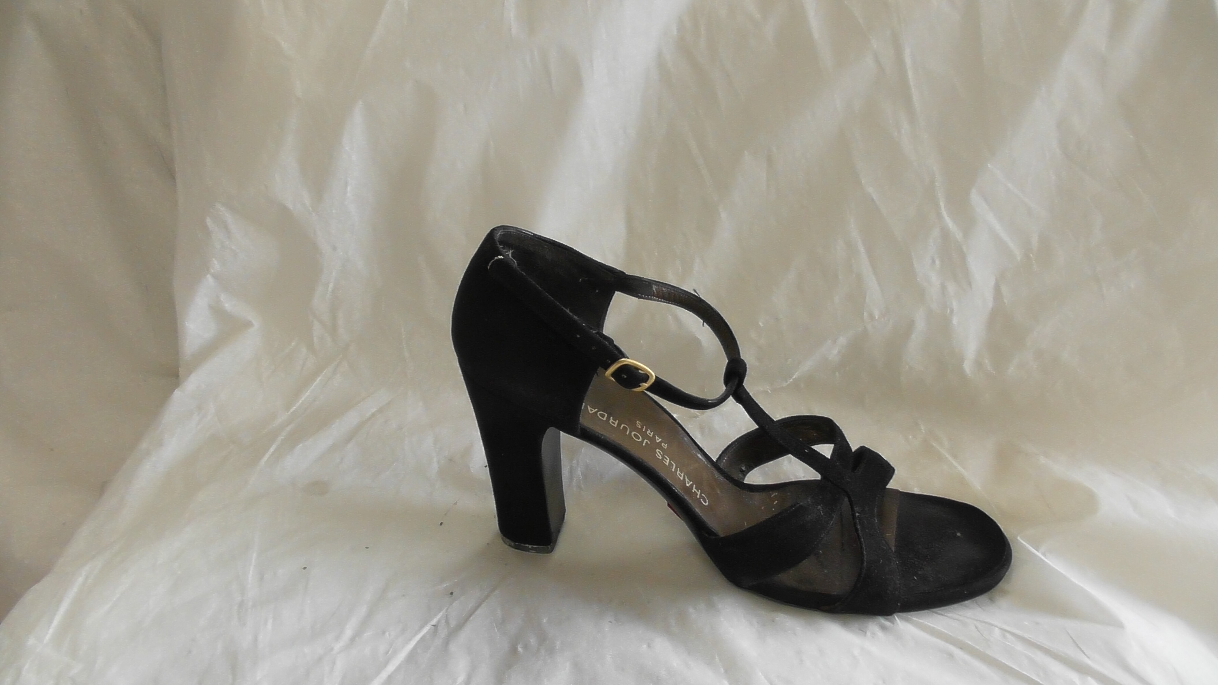 Schwarze Damen-Sandaletten aus Frankreich (Deutsches Schuhmuseum Hauenstein CC BY-NC-SA)