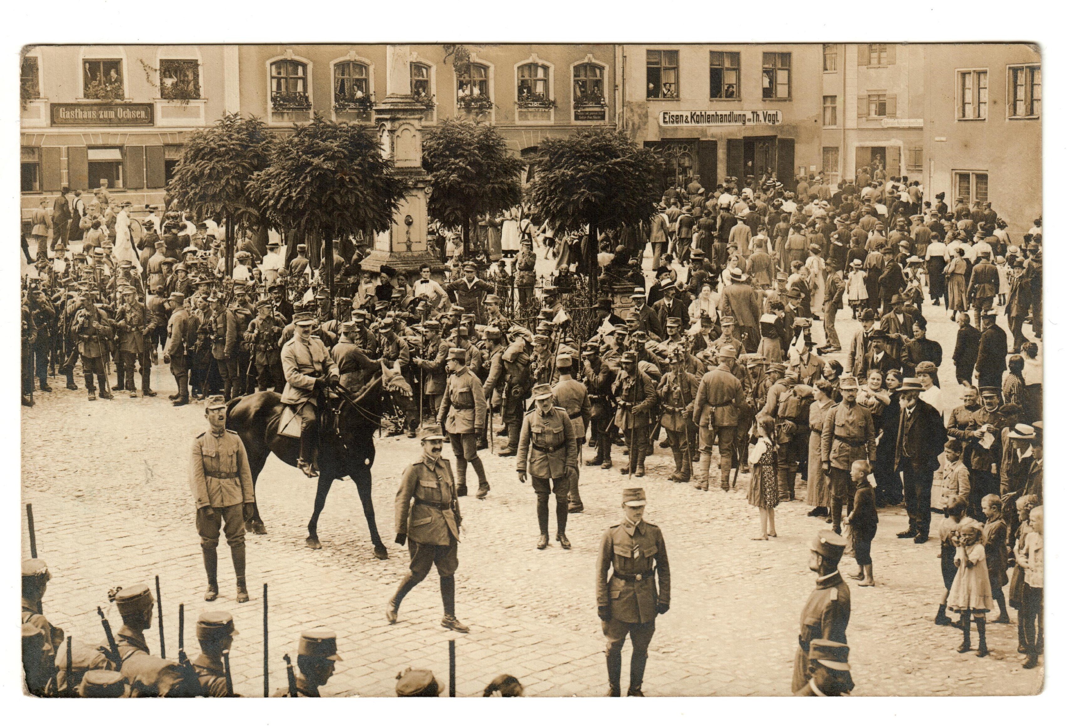 Soldatenparade in München (Museum unterm Trifels CC BY-NC-SA)