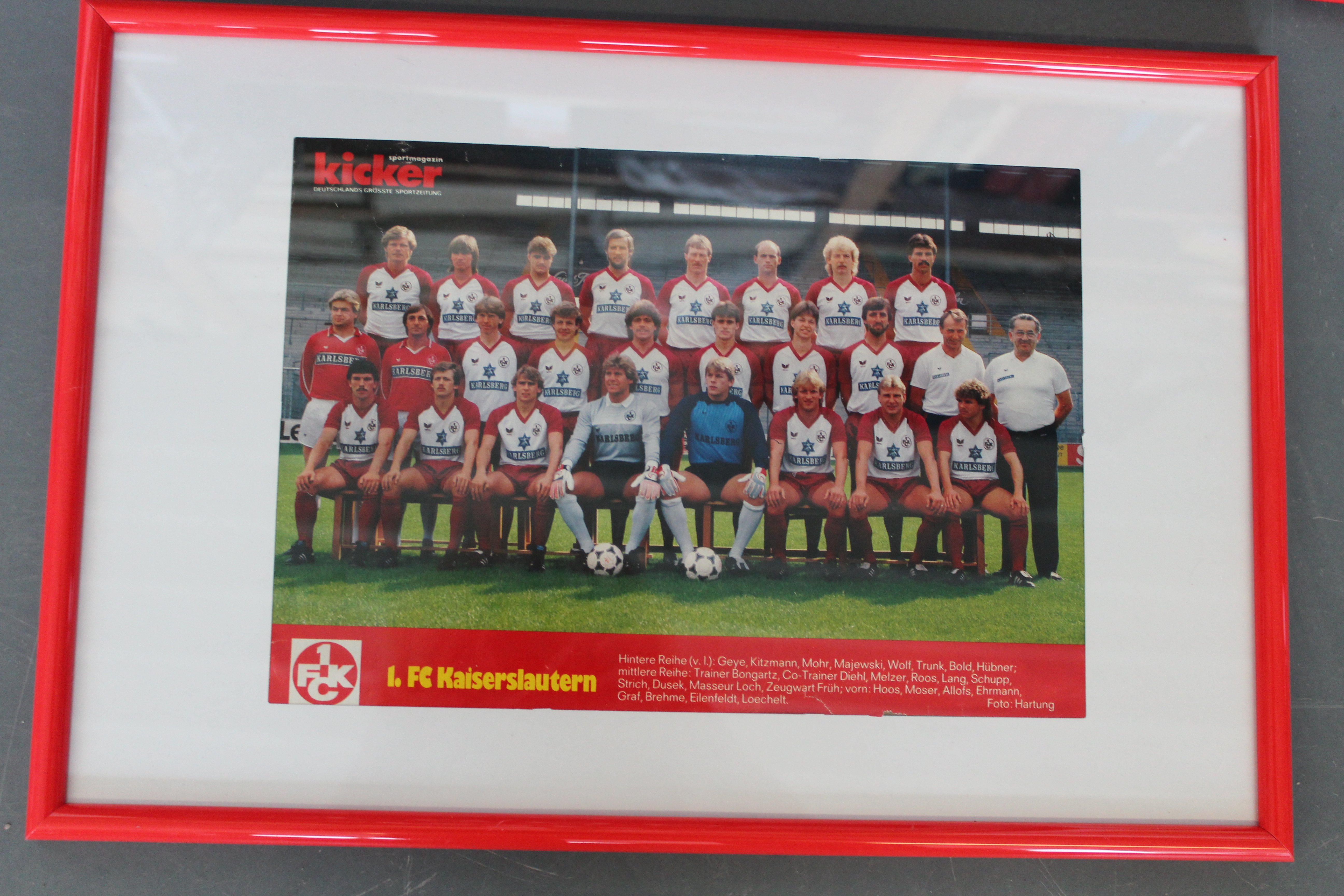 gerahmtes Mannschaftsfoto Saison 1984/85 (FCK-Museum Orphan Work)