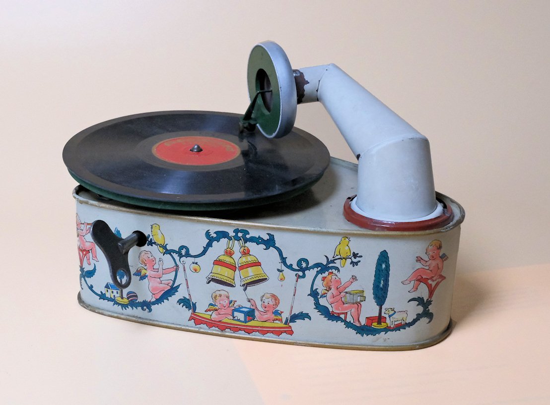 Grammophon "Bingola I" für Kinder (Freilichtmuseum Roscheider Hof CC0)