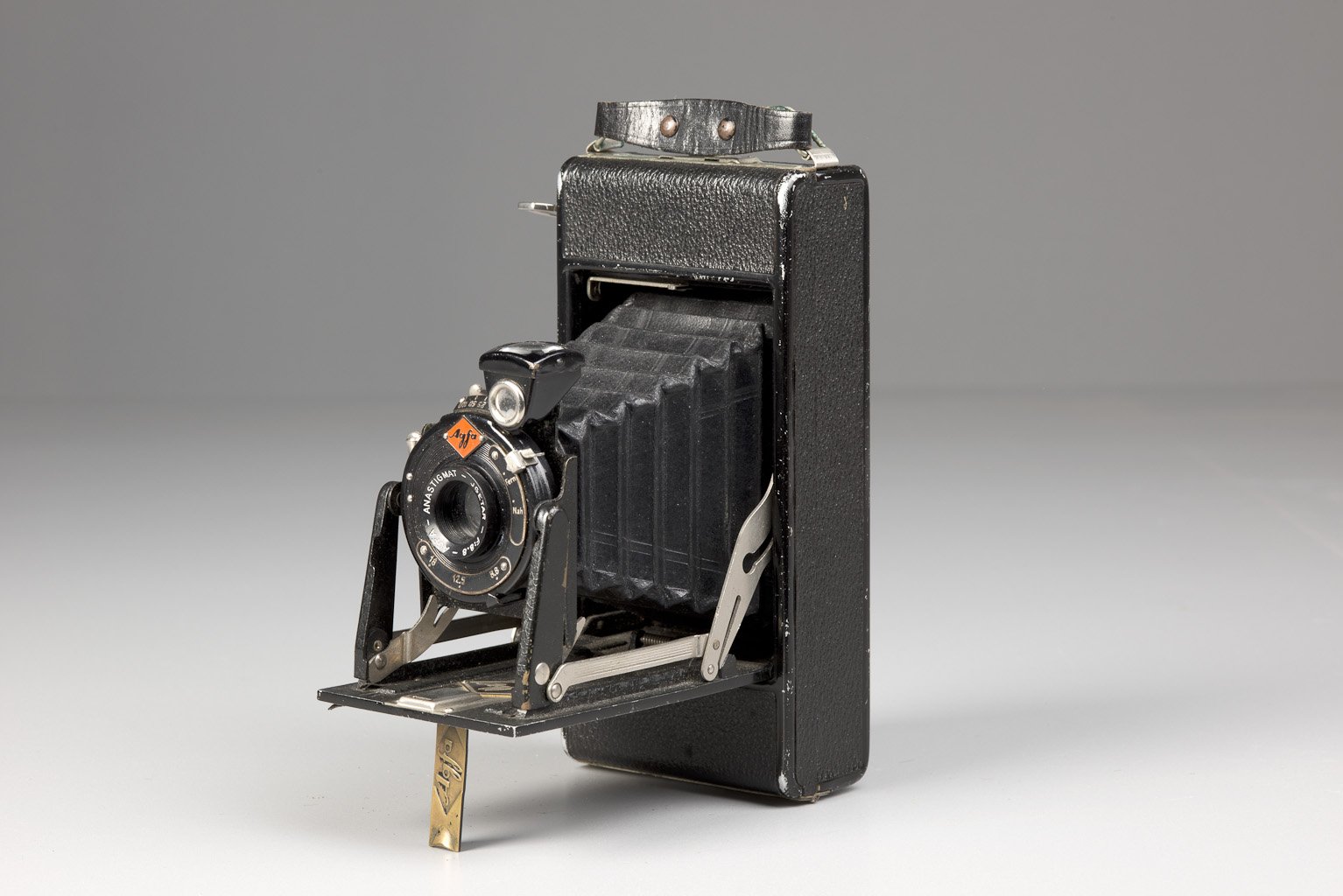 Klappkamera Agfa (Freilichtmuseum Roscheider Hof CC0)