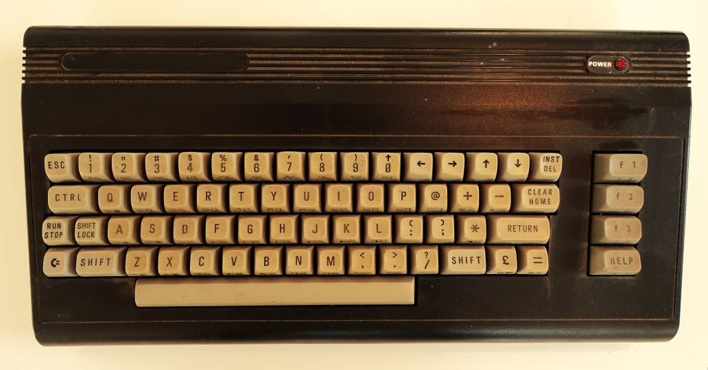Heimcomputer Commodore C 16 (Freilichtmuseum Roscheider Hof CC0)