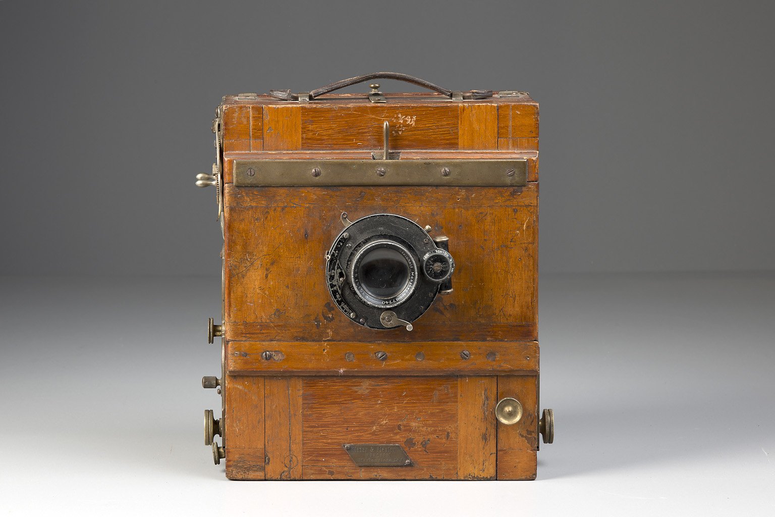 Großformat-Reise-Kamera (Freilichtmuseum Roscheider Hof CC0)
