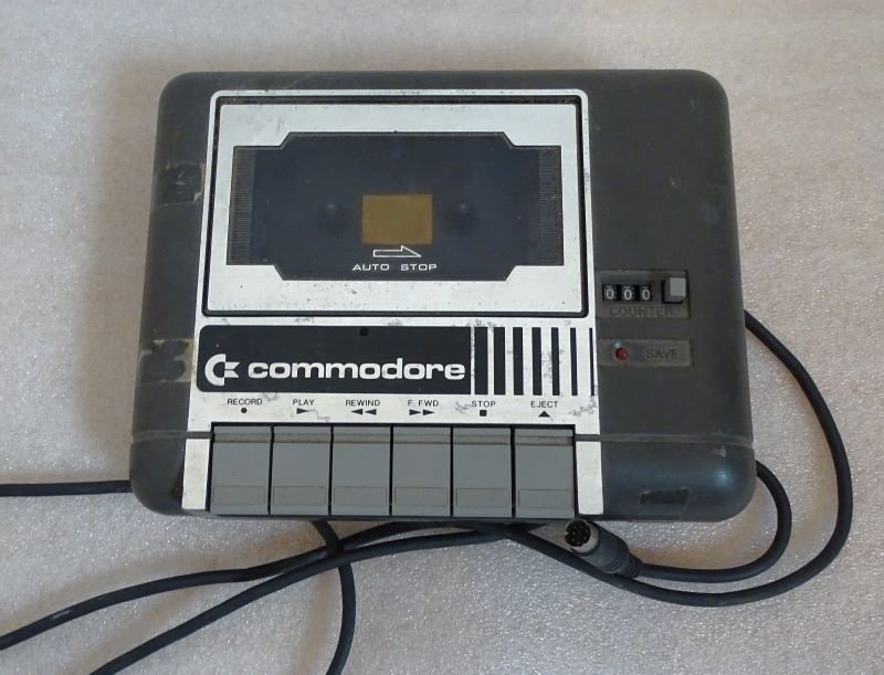 Datassette der Firma Commodore Model 1531 (Freilichtmuseum Roscheider Hof CC0)