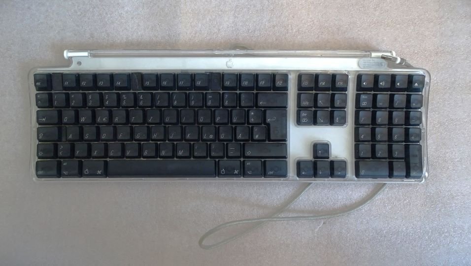 Computertastatur von Apple (Freilichtmuseum Roscheider Hof CC0)