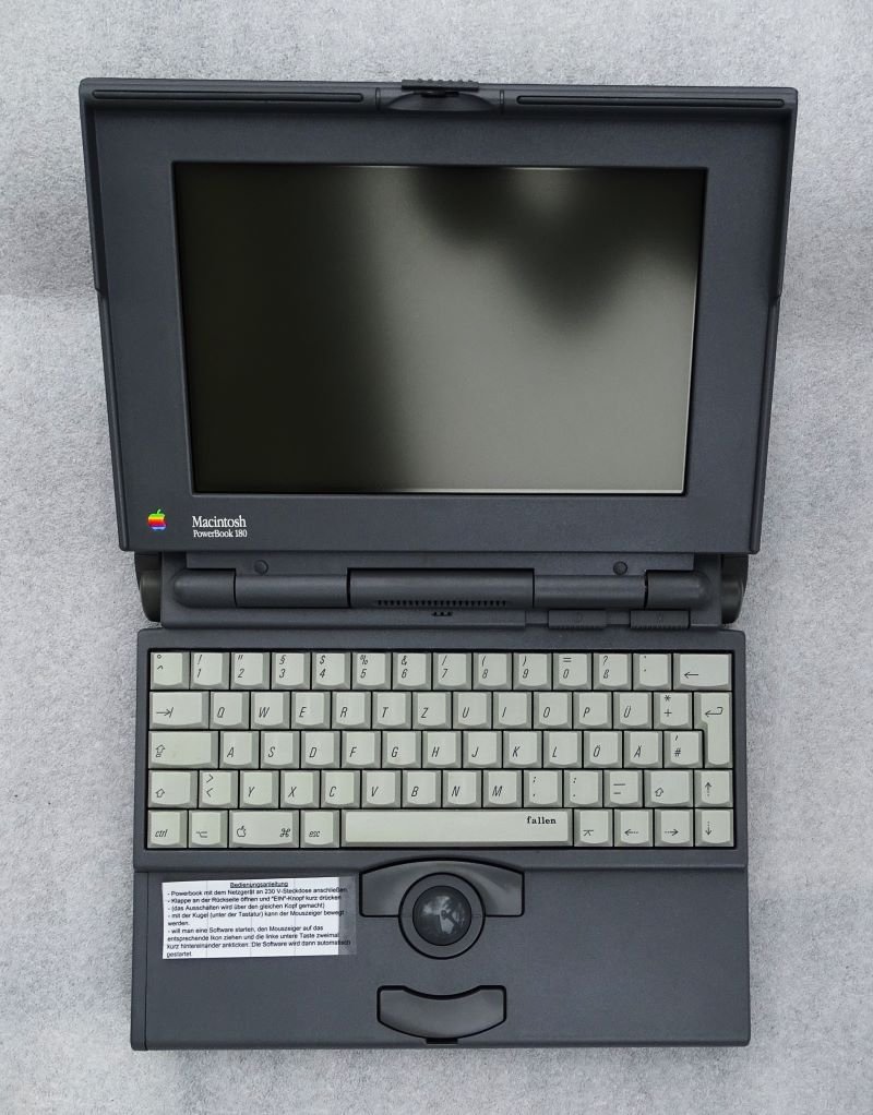 Macintosh Powerbook 180 von Apple (Freilichtmuseum Roscheider Hof CC0)