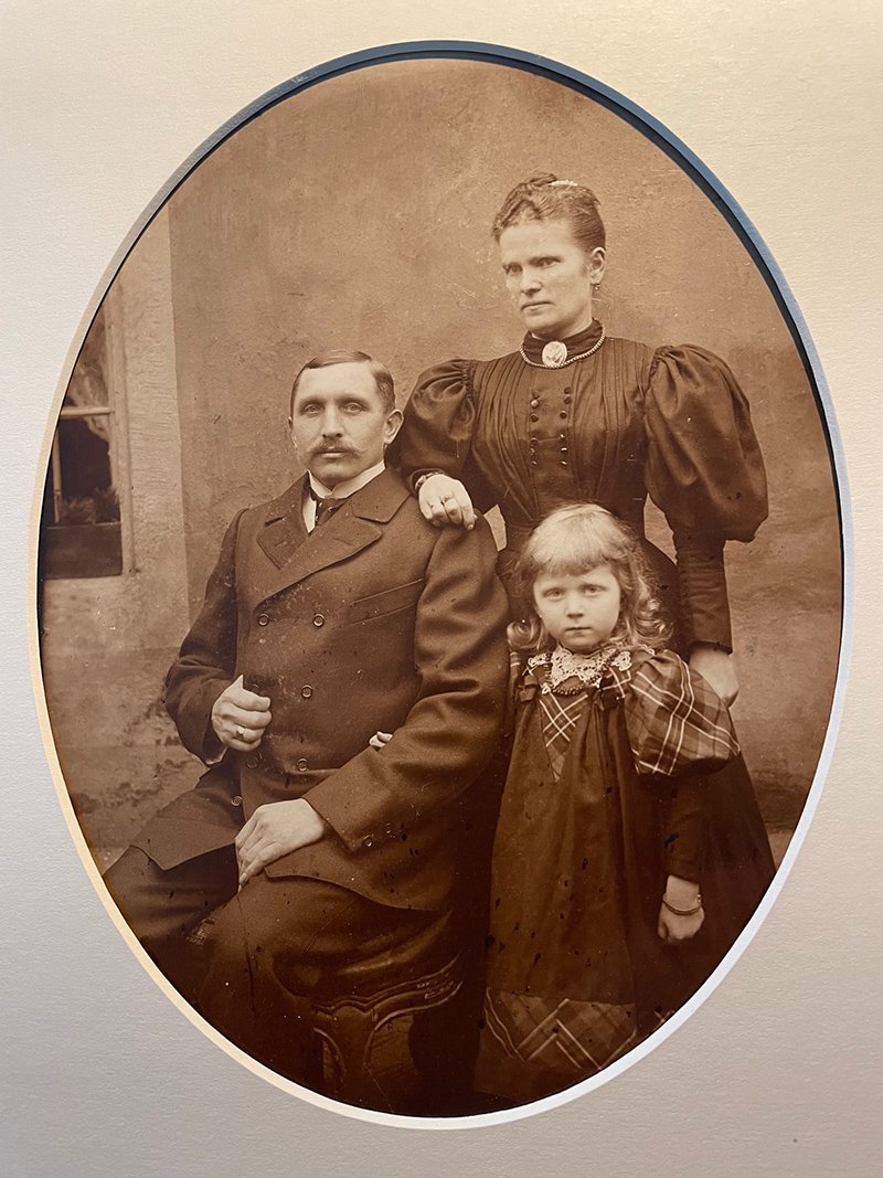 Foto Familie um 1900 (Freilichtmuseum Roscheider Hof CC0)