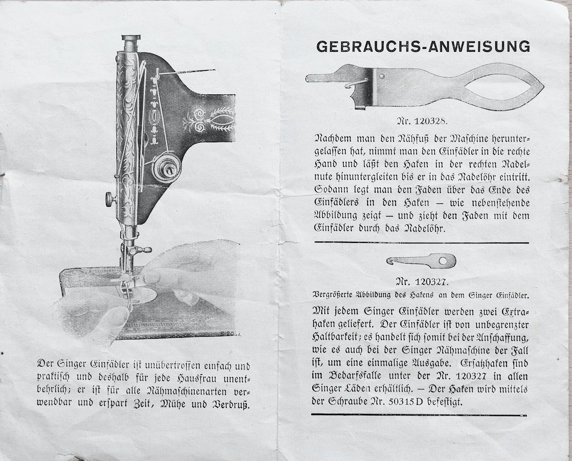 Gebrauchsanweisung für den "Singer Einfädler" (Freilichtmuseum Roscheider Hof CC0)