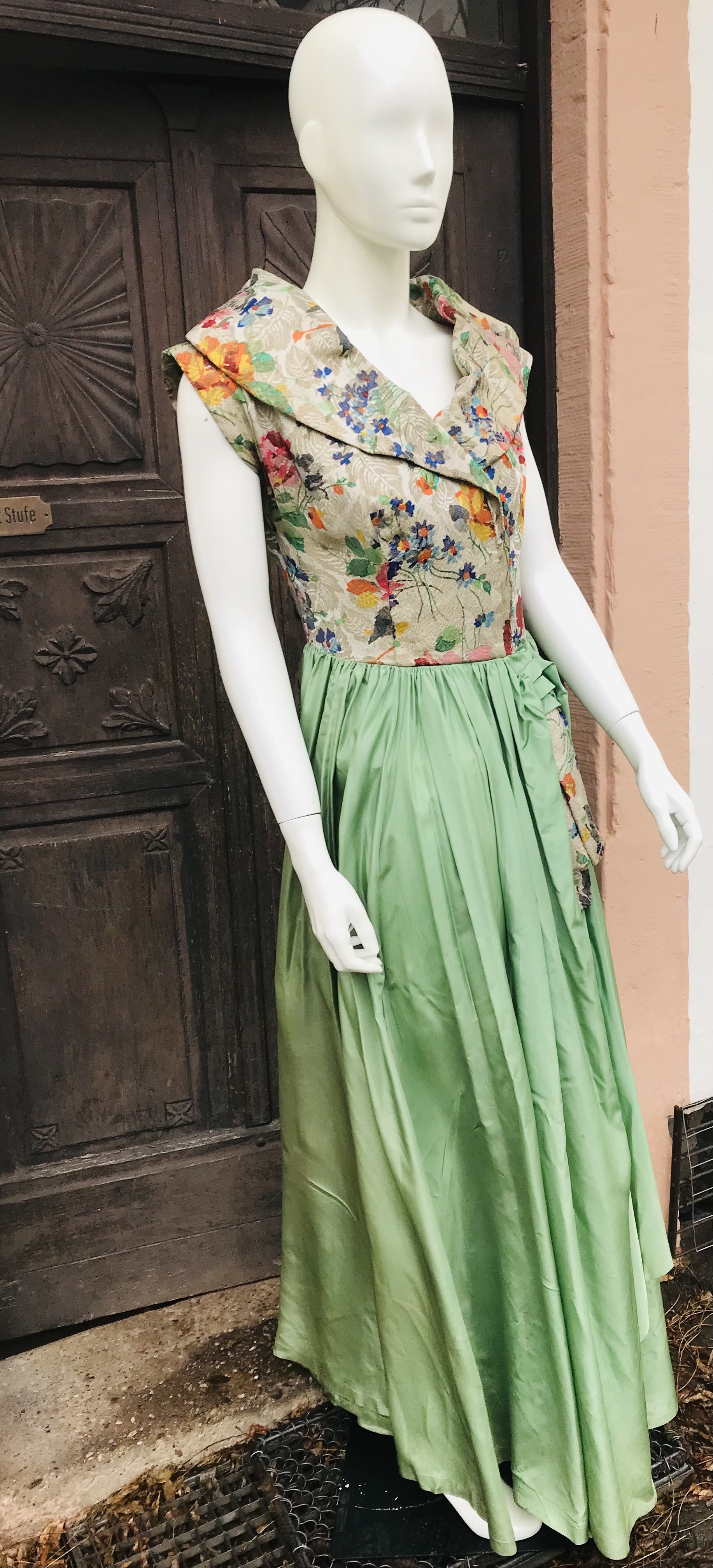 Bodenlanges Sommerkleid (Freilichtmuseum Roscheider Hof CC0)