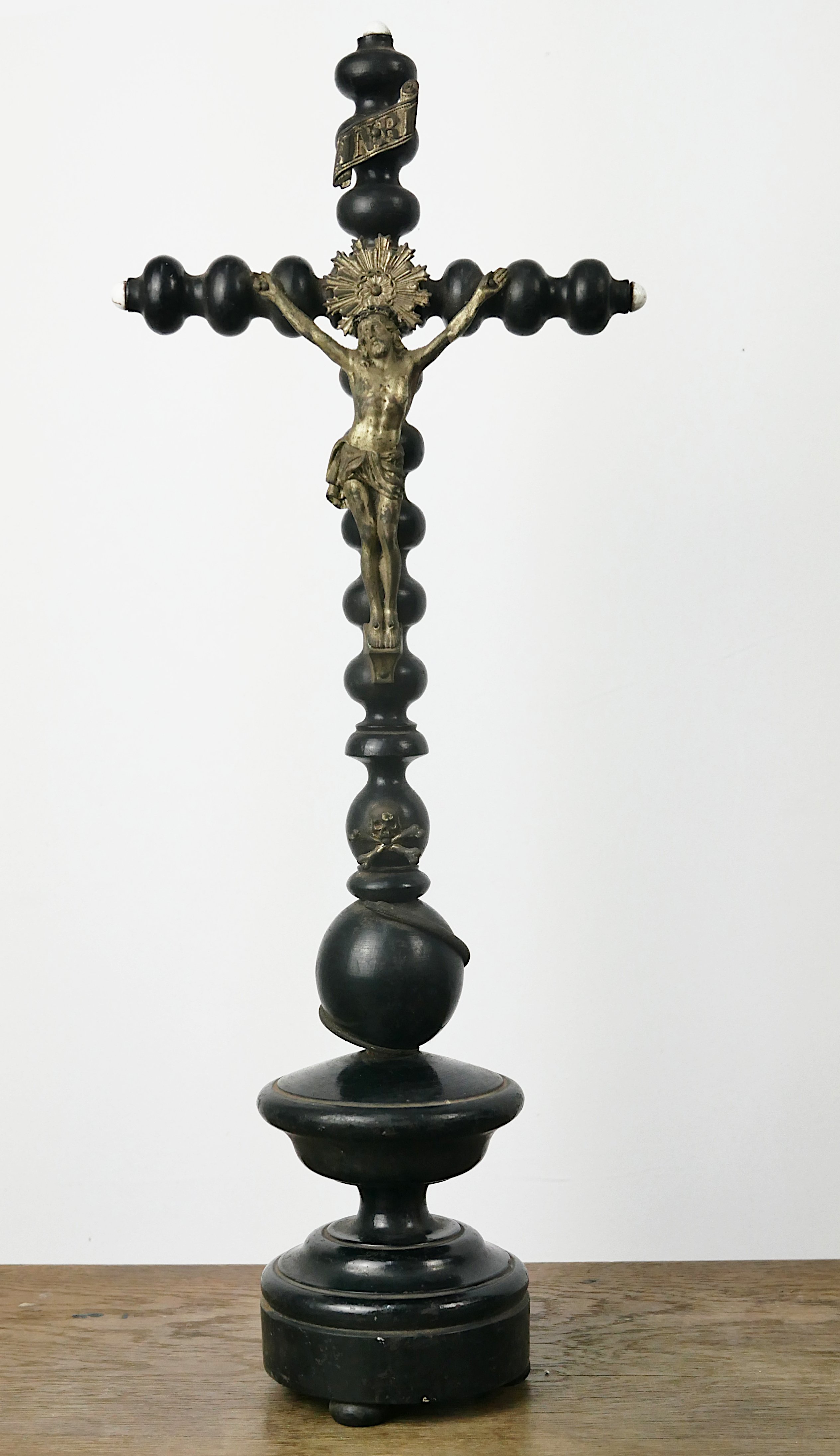 Gedrechseltes Kreuz (2) (Freilichtmuseum Roscheider Hof CC0)